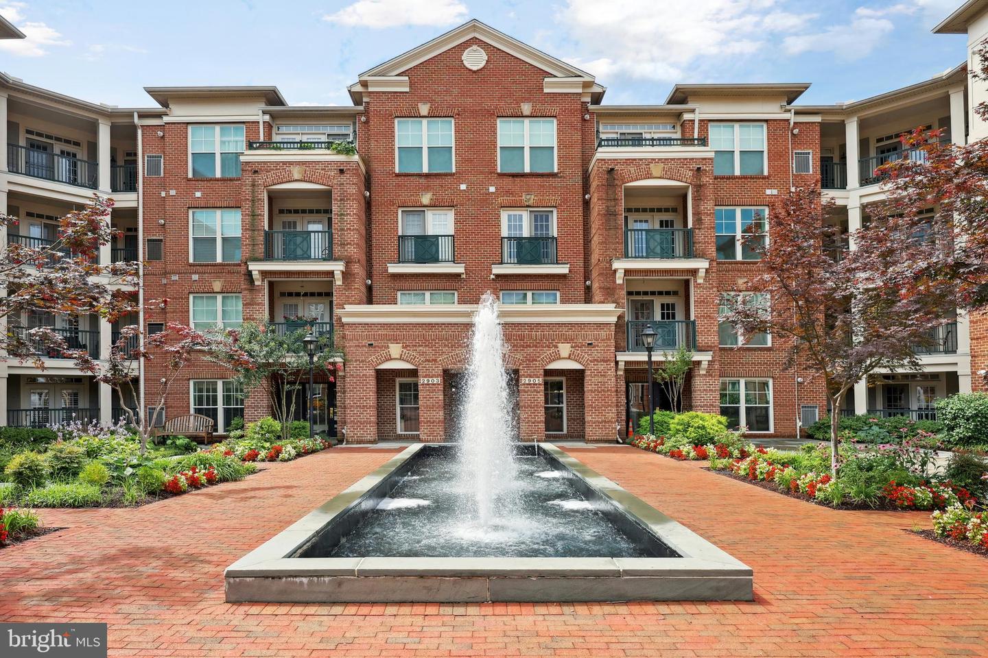 2903 SAINTSBURY PLZ #401, FAIRFAX, Virginia 22031, 3 Bedrooms Bedrooms, ,2 BathroomsBathrooms,Residential,For sale,2903 SAINTSBURY PLZ #401,VAFX2245318 MLS # VAFX2245318