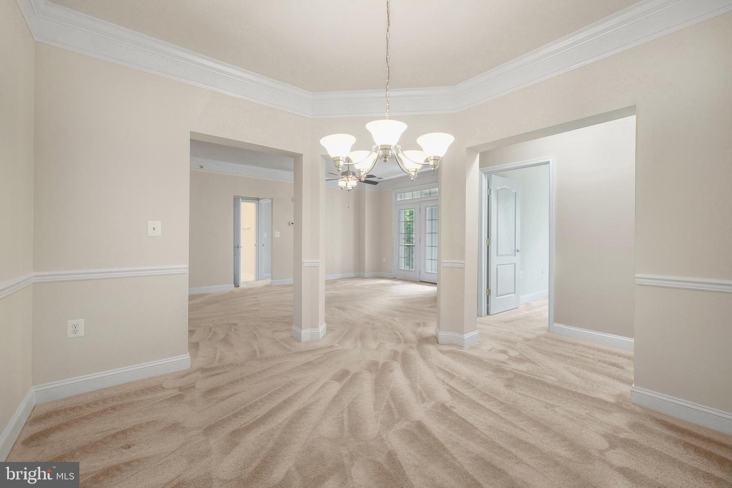 2903 SAINTSBURY PLZ #401, FAIRFAX, Virginia 22031, 3 Bedrooms Bedrooms, ,2 BathroomsBathrooms,Residential,For sale,2903 SAINTSBURY PLZ #401,VAFX2245318 MLS # VAFX2245318