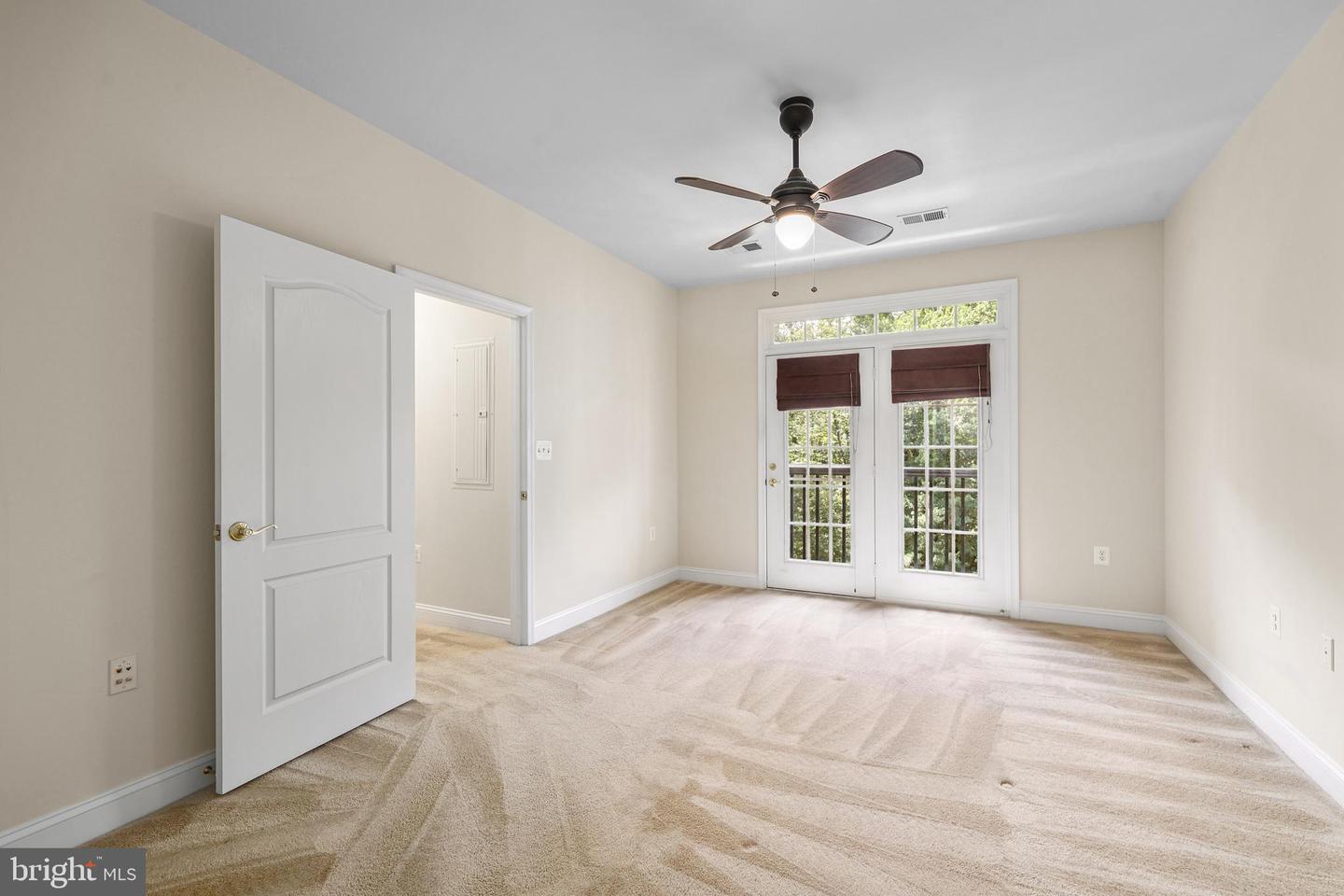 2903 SAINTSBURY PLZ #401, FAIRFAX, Virginia 22031, 3 Bedrooms Bedrooms, ,2 BathroomsBathrooms,Residential,For sale,2903 SAINTSBURY PLZ #401,VAFX2245318 MLS # VAFX2245318