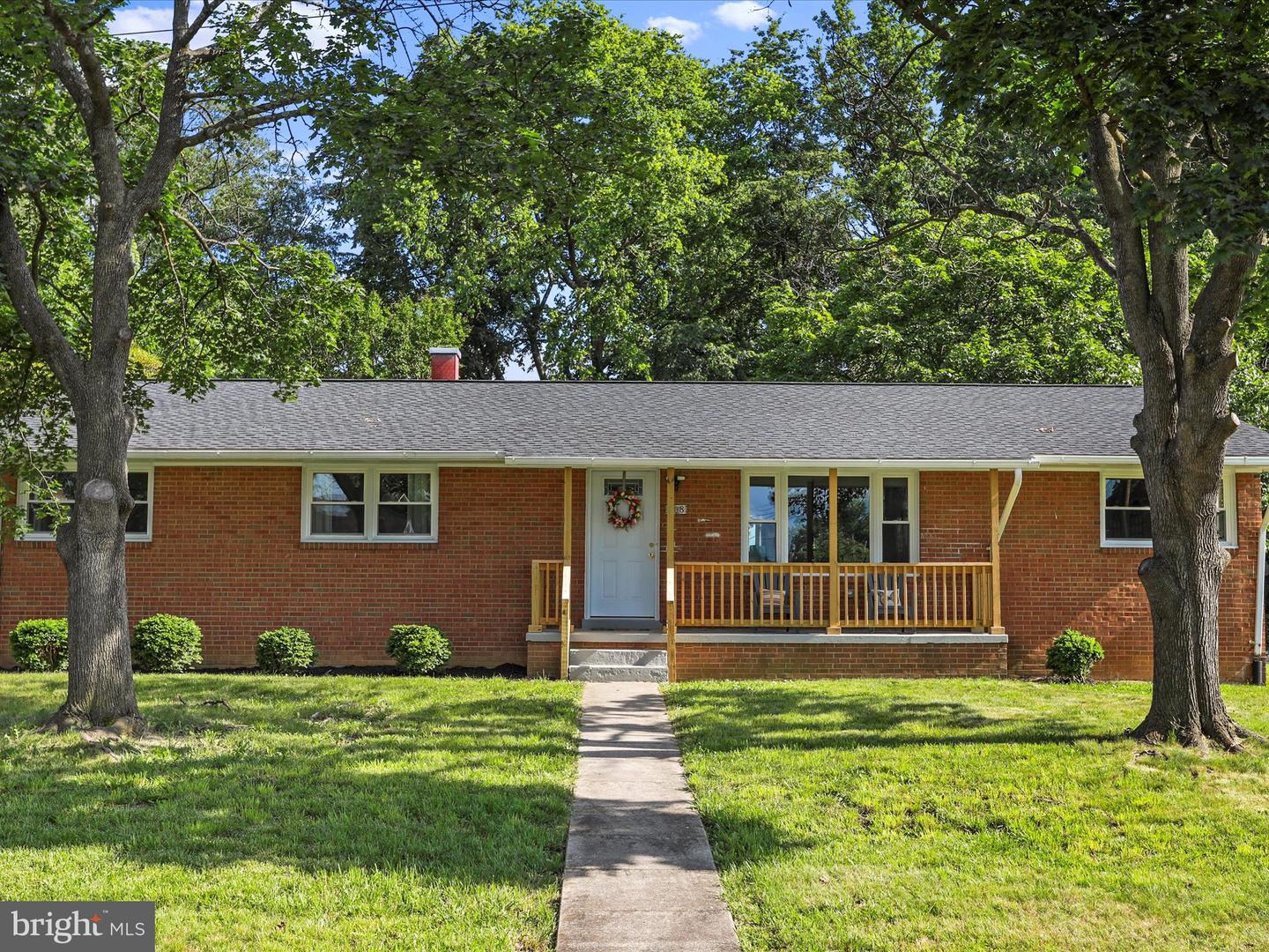 408 W 12TH ST, FRONT ROYAL, Virginia 22630, 4 Bedrooms Bedrooms, ,3 BathroomsBathrooms,Residential,For sale,408 W 12TH ST,VAWR2011376 MLS # VAWR2011376