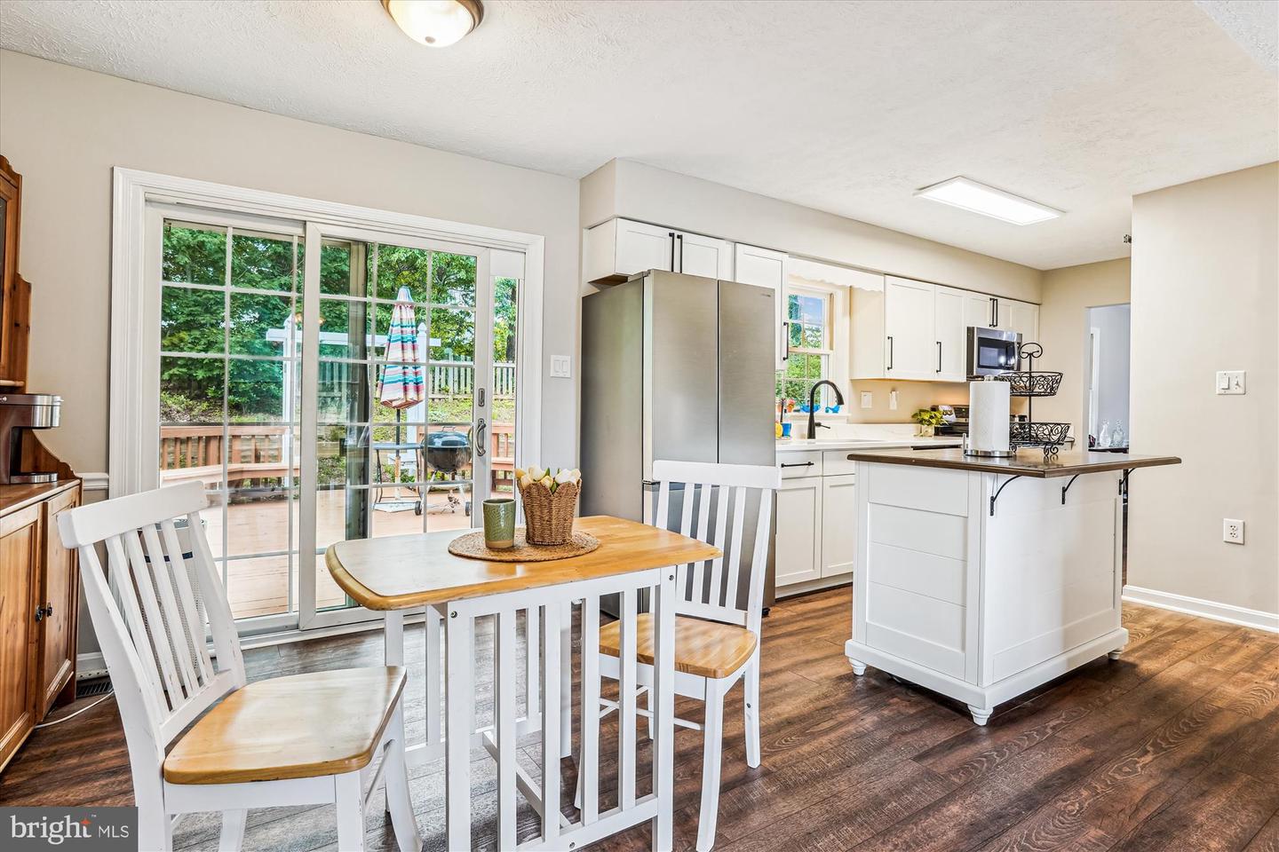 3864 ORIOLE CT, DUMFRIES, Virginia 22025, 4 Bedrooms Bedrooms, ,2 BathroomsBathrooms,Residential,For sale,3864 ORIOLE CT,VAPW2097090 MLS # VAPW2097090