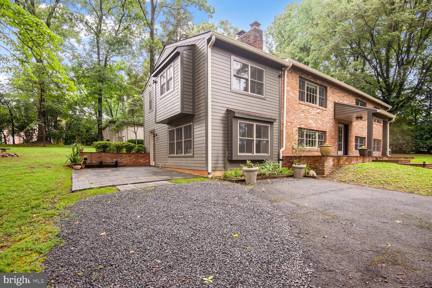 10432 MILLER RD, OAKTON, Virginia 22124, 4 Bedrooms Bedrooms, ,3 BathroomsBathrooms,Residential,For sale,10432 MILLER RD,VAFX2249284 MLS # VAFX2249284