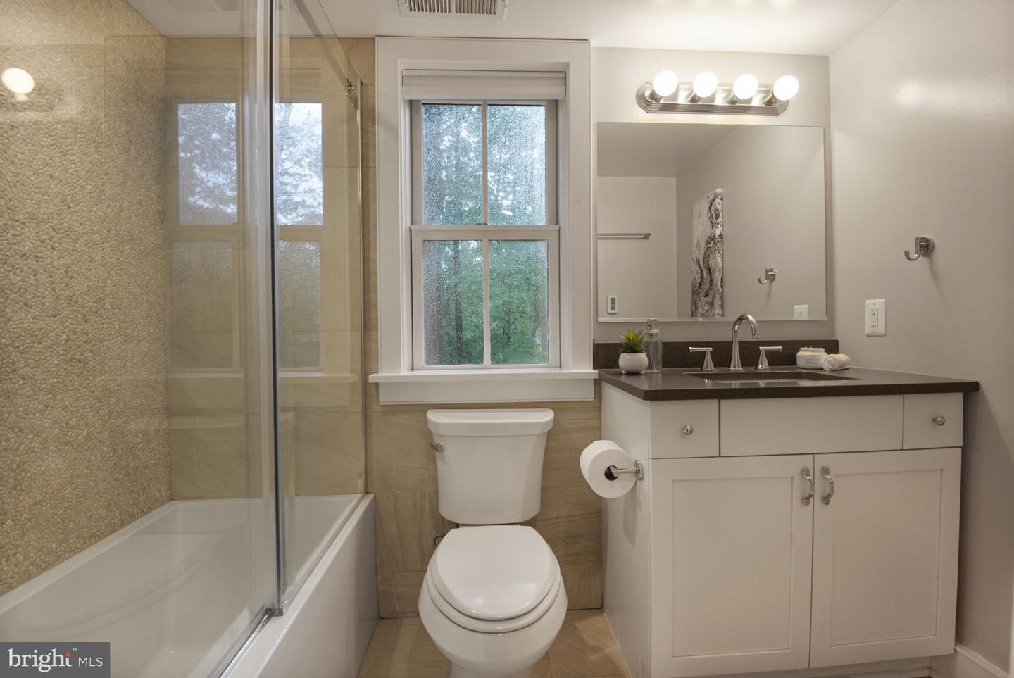 10432 MILLER RD, OAKTON, Virginia 22124, 4 Bedrooms Bedrooms, ,3 BathroomsBathrooms,Residential,For sale,10432 MILLER RD,VAFX2249284 MLS # VAFX2249284