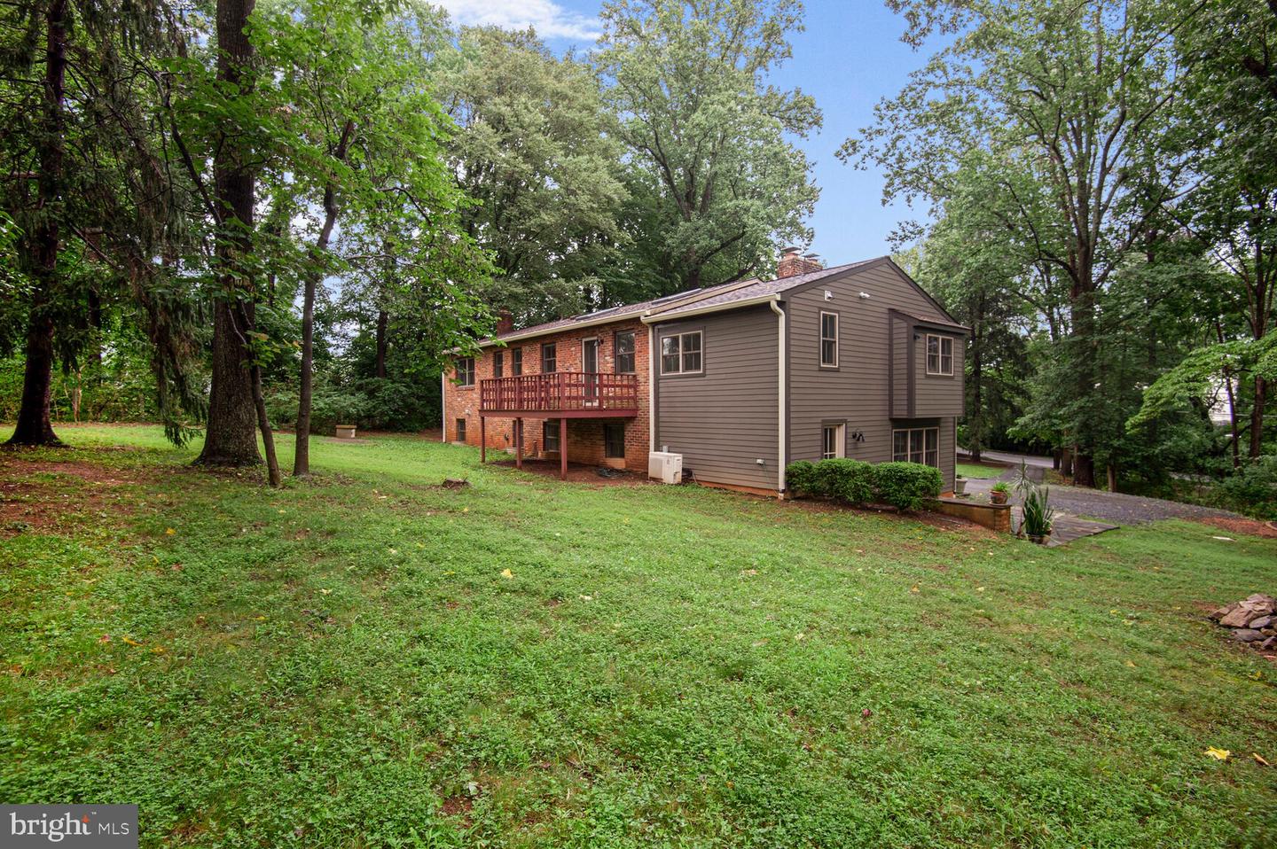 10432 MILLER RD, OAKTON, Virginia 22124, 4 Bedrooms Bedrooms, ,3 BathroomsBathrooms,Residential,For sale,10432 MILLER RD,VAFX2249284 MLS # VAFX2249284