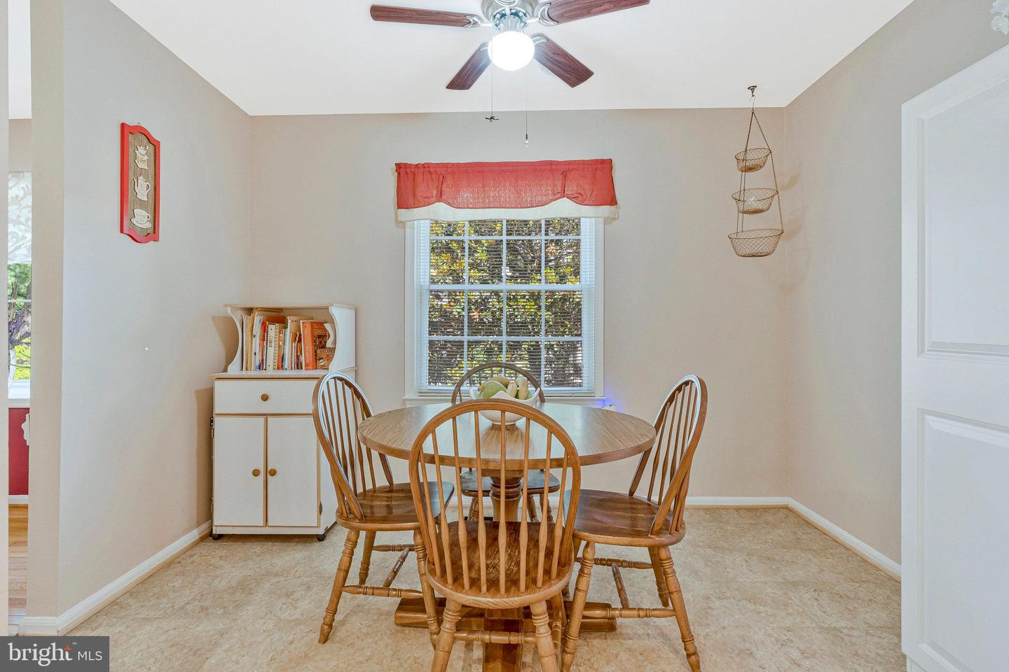 1013 MOOREFIELD HILL GRV SW, VIENNA, Virginia 22180, 3 Bedrooms Bedrooms, ,2 BathroomsBathrooms,Residential,For sale,1013 MOOREFIELD HILL GRV SW,VAFX2249968 MLS # VAFX2249968