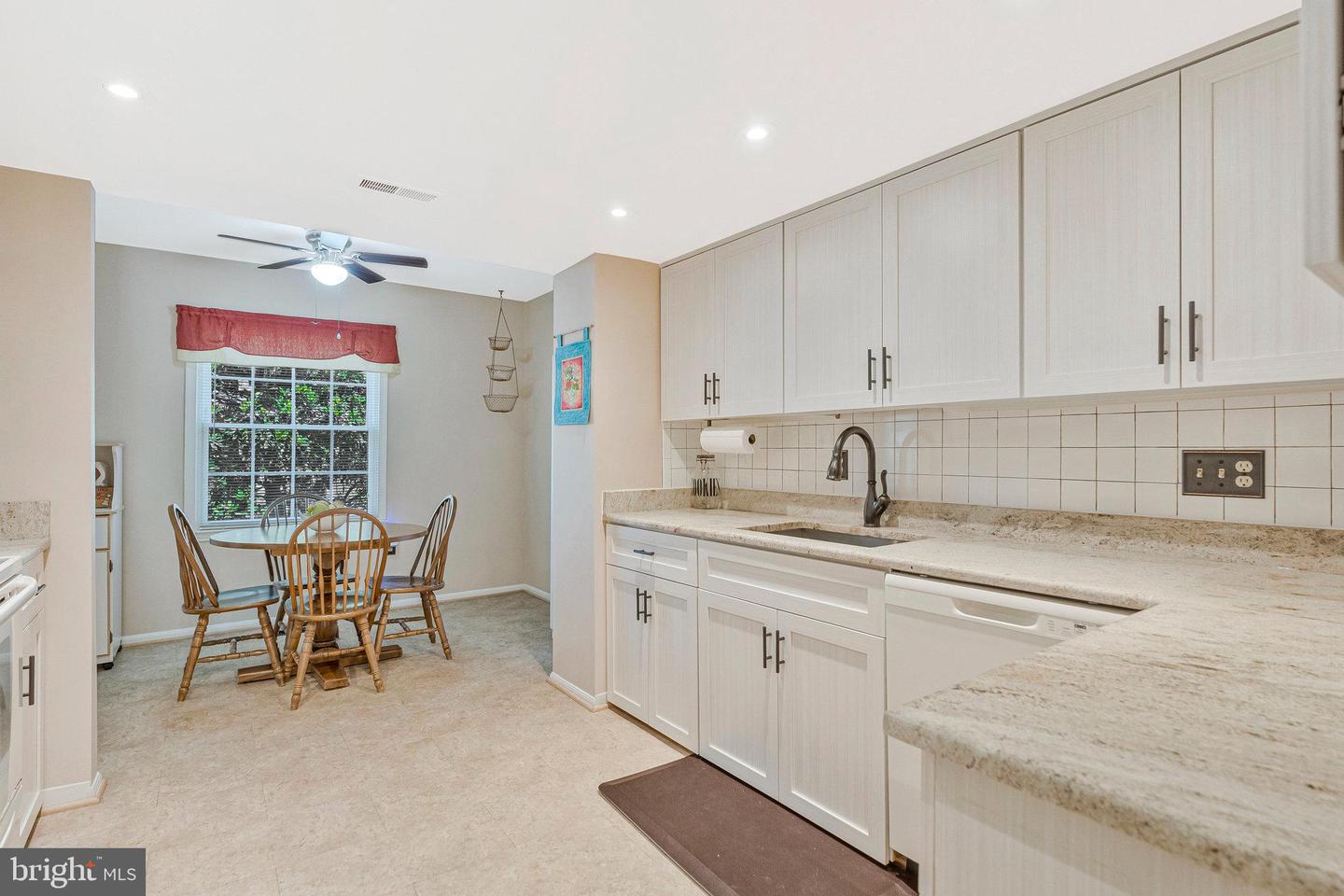 1013 MOOREFIELD HILL GRV SW, VIENNA, Virginia 22180, 3 Bedrooms Bedrooms, ,2 BathroomsBathrooms,Residential,For sale,1013 MOOREFIELD HILL GRV SW,VAFX2249968 MLS # VAFX2249968