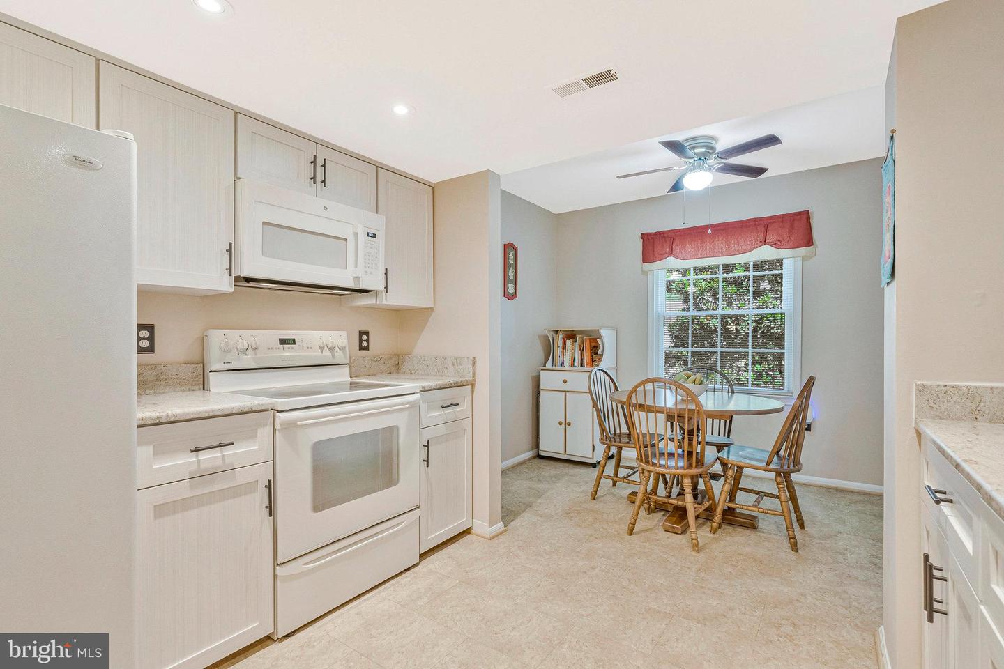 1013 MOOREFIELD HILL GRV SW, VIENNA, Virginia 22180, 3 Bedrooms Bedrooms, ,2 BathroomsBathrooms,Residential,For sale,1013 MOOREFIELD HILL GRV SW,VAFX2249968 MLS # VAFX2249968