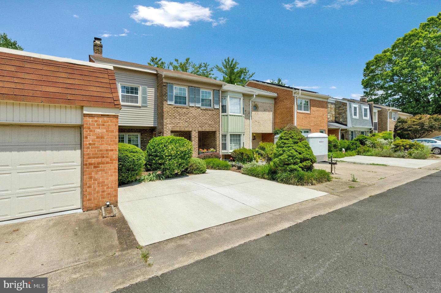 1013 MOOREFIELD HILL GRV SW, VIENNA, Virginia 22180, 3 Bedrooms Bedrooms, ,2 BathroomsBathrooms,Residential,For sale,1013 MOOREFIELD HILL GRV SW,VAFX2249968 MLS # VAFX2249968