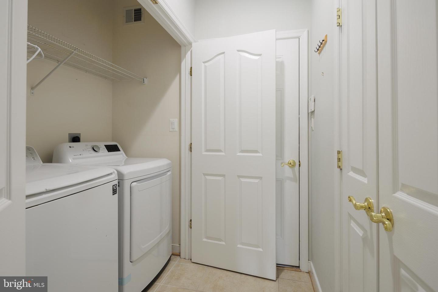 6037 CALUMET CT, GAINESVILLE, Virginia 20155, 2 Bedrooms Bedrooms, ,4 BathroomsBathrooms,Residential,For sale,6037 CALUMET CT,VAPW2097880 MLS # VAPW2097880