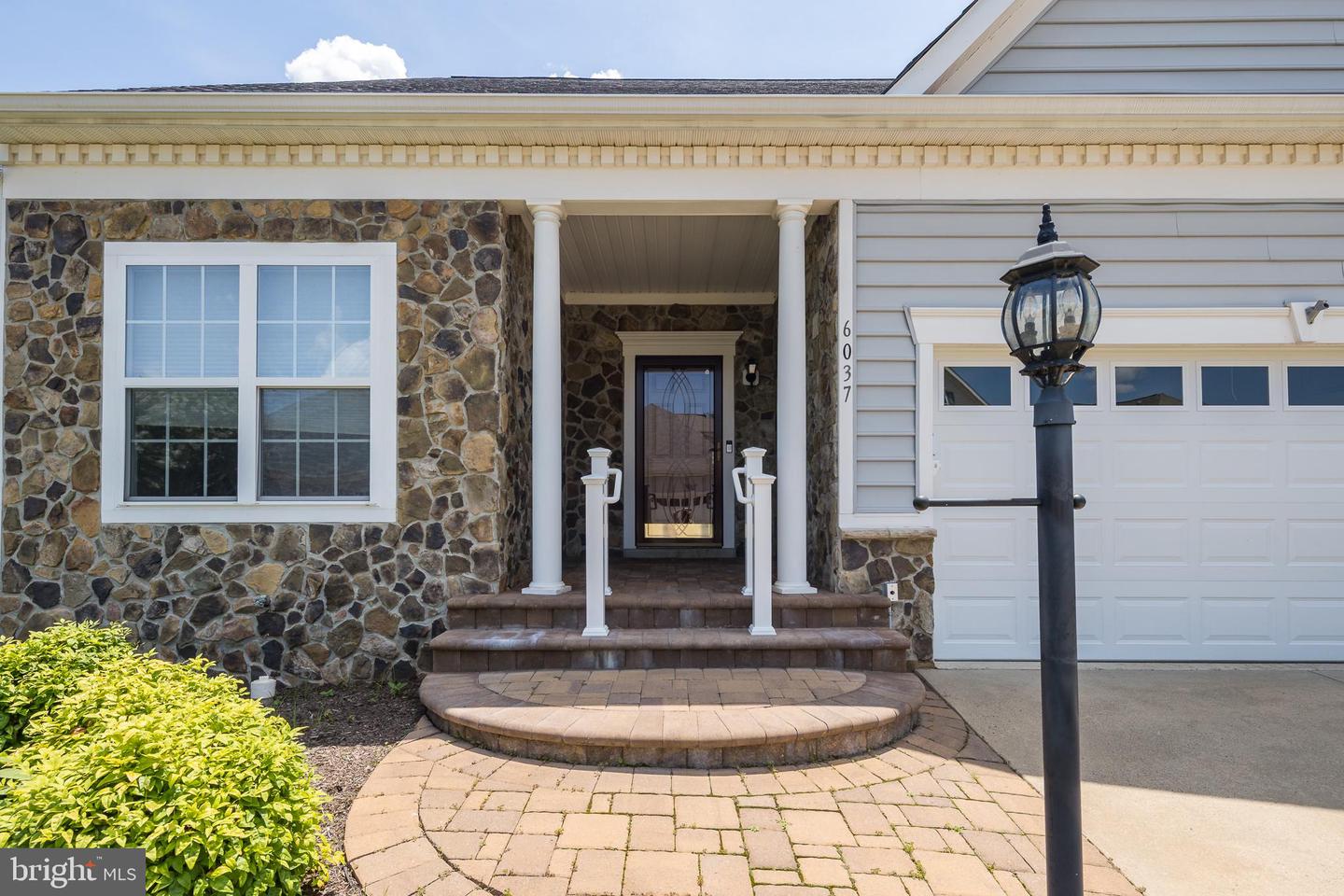 6037 CALUMET CT, GAINESVILLE, Virginia 20155, 2 Bedrooms Bedrooms, ,4 BathroomsBathrooms,Residential,For sale,6037 CALUMET CT,VAPW2097880 MLS # VAPW2097880