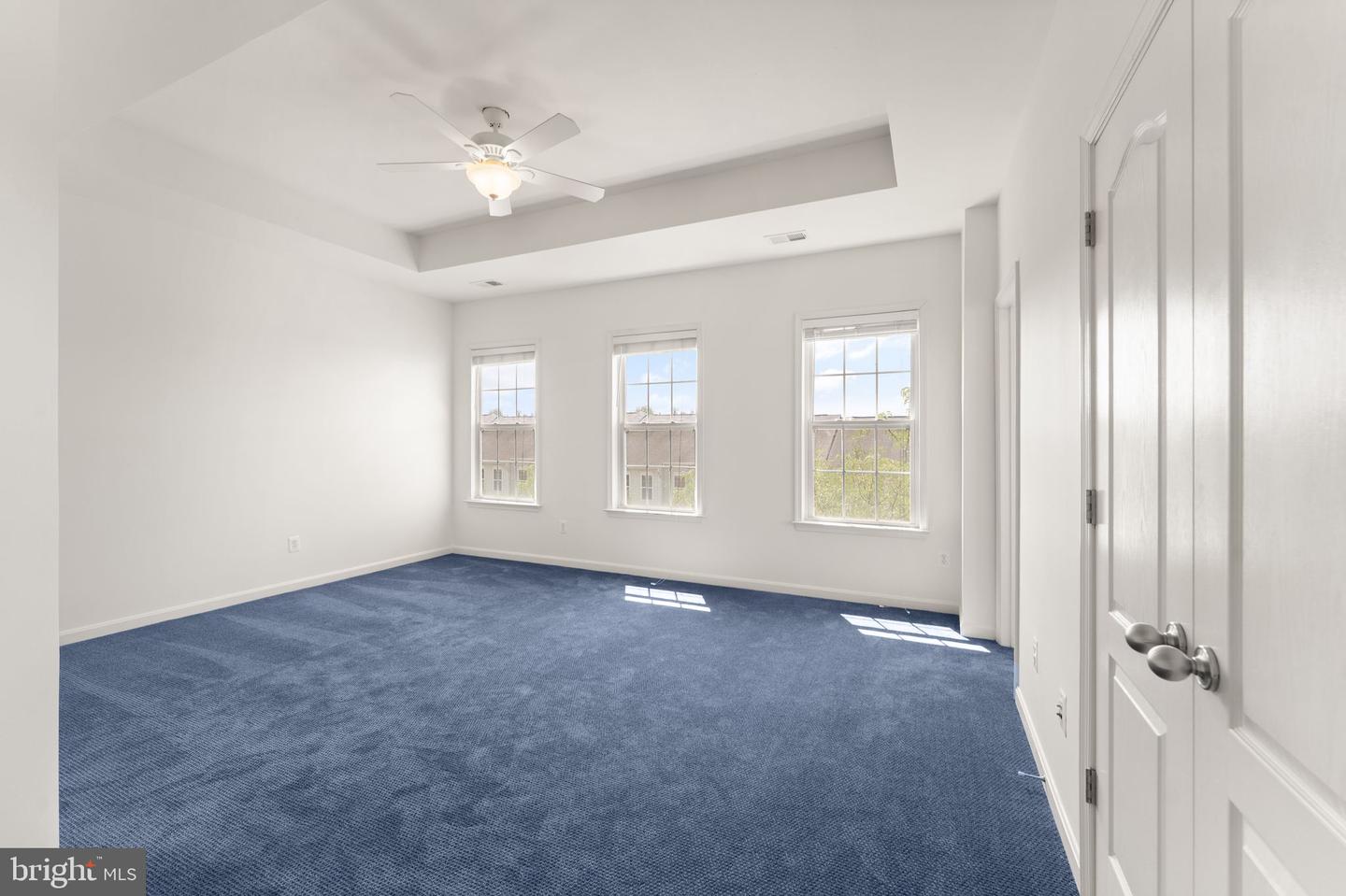 19327 DIAMOND LAKE DR, LEESBURG, Virginia 20176, 3 Bedrooms Bedrooms, ,2 BathroomsBathrooms,Residential,For sale,19327 DIAMOND LAKE DR,VALO2100908 MLS # VALO2100908