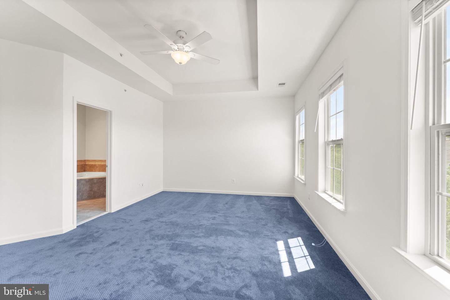19327 DIAMOND LAKE DR, LEESBURG, Virginia 20176, 3 Bedrooms Bedrooms, ,2 BathroomsBathrooms,Residential,For sale,19327 DIAMOND LAKE DR,VALO2100908 MLS # VALO2100908