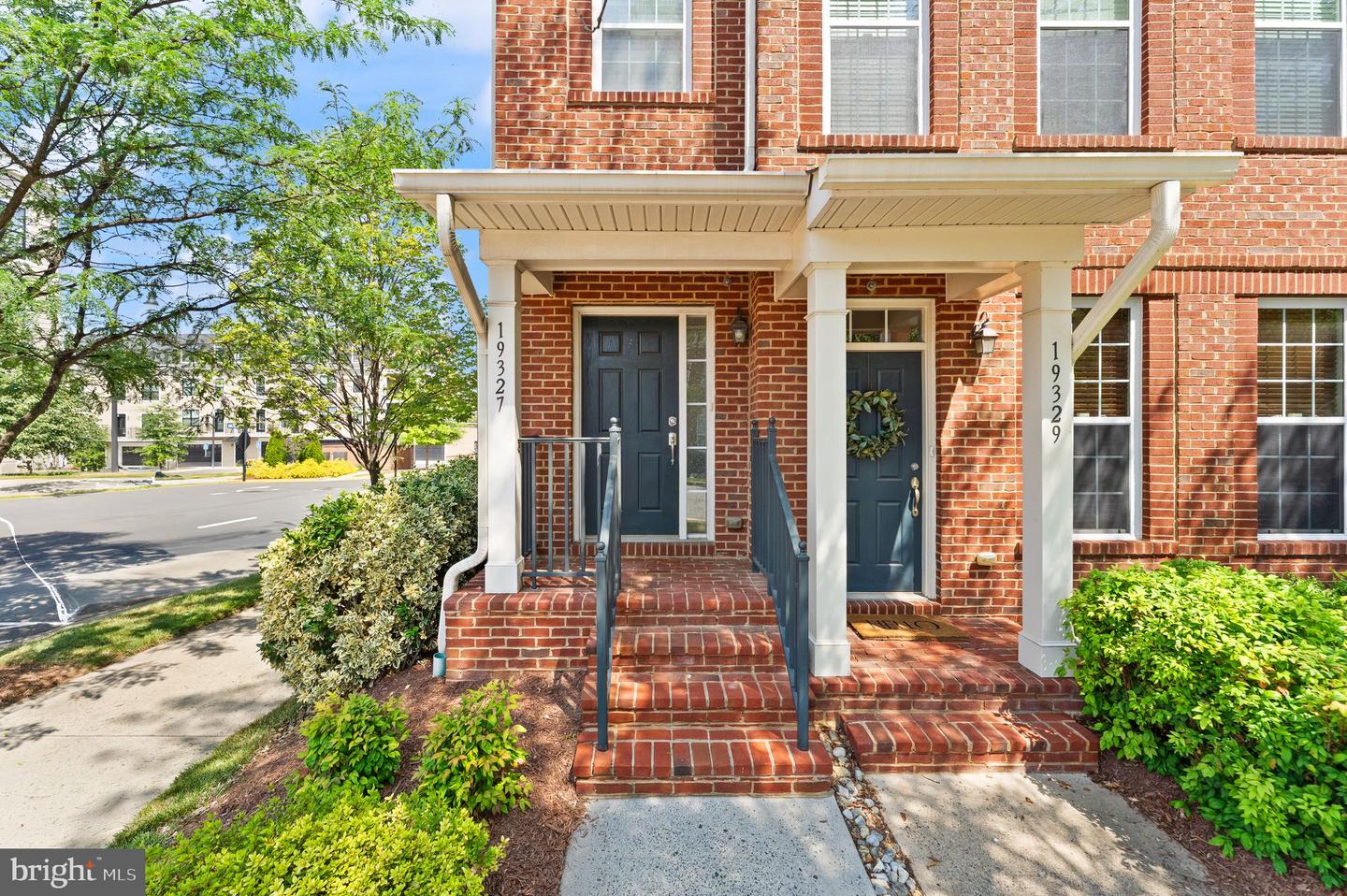 19327 DIAMOND LAKE DR, LEESBURG, Virginia 20176, 3 Bedrooms Bedrooms, ,2 BathroomsBathrooms,Residential,For sale,19327 DIAMOND LAKE DR,VALO2100908 MLS # VALO2100908