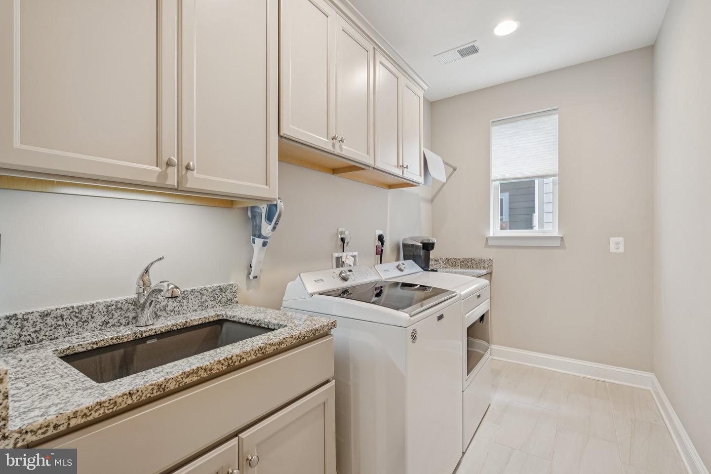 117 NUTHATCH DR, LAKE FREDERICK, Virginia 22630, 3 Bedrooms Bedrooms, ,3 BathroomsBathrooms,Residential,For sale,117 NUTHATCH DR,VAFV2035198 MLS # VAFV2035198