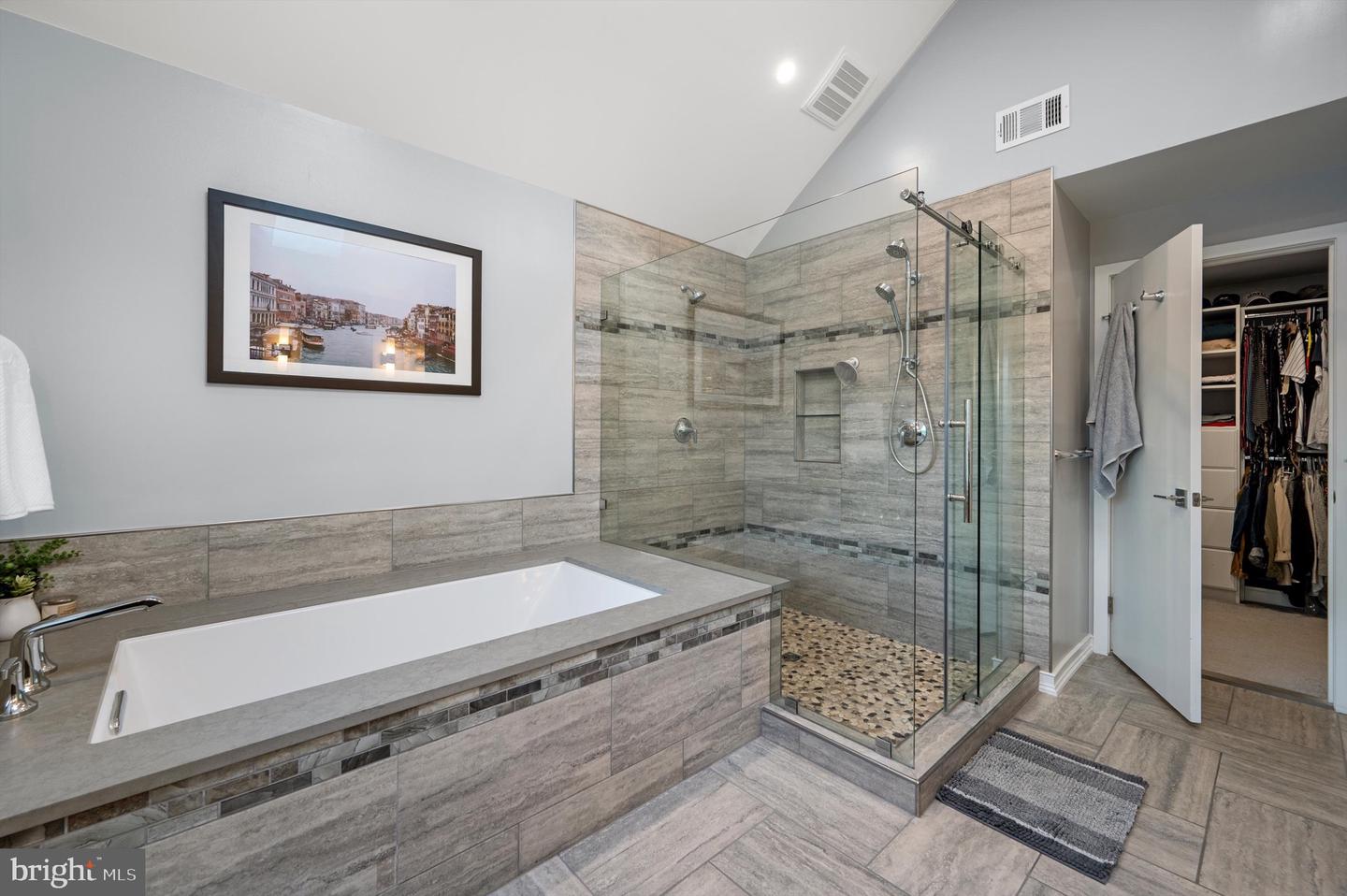 10309 E HUNTER VALLEY RD, VIENNA, Virginia 22181, 6 Bedrooms Bedrooms, ,5 BathroomsBathrooms,Residential,For sale,10309 E HUNTER VALLEY RD,VAFX2252958 MLS # VAFX2252958
