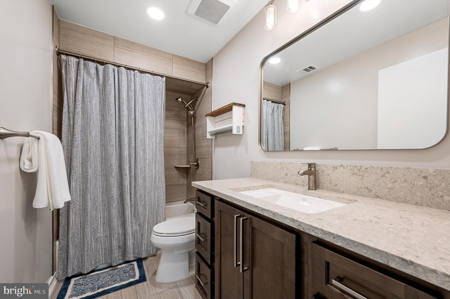 10309 E HUNTER VALLEY RD, VIENNA, Virginia 22181, 6 Bedrooms Bedrooms, ,5 BathroomsBathrooms,Residential,For sale,10309 E HUNTER VALLEY RD,VAFX2252958 MLS # VAFX2252958