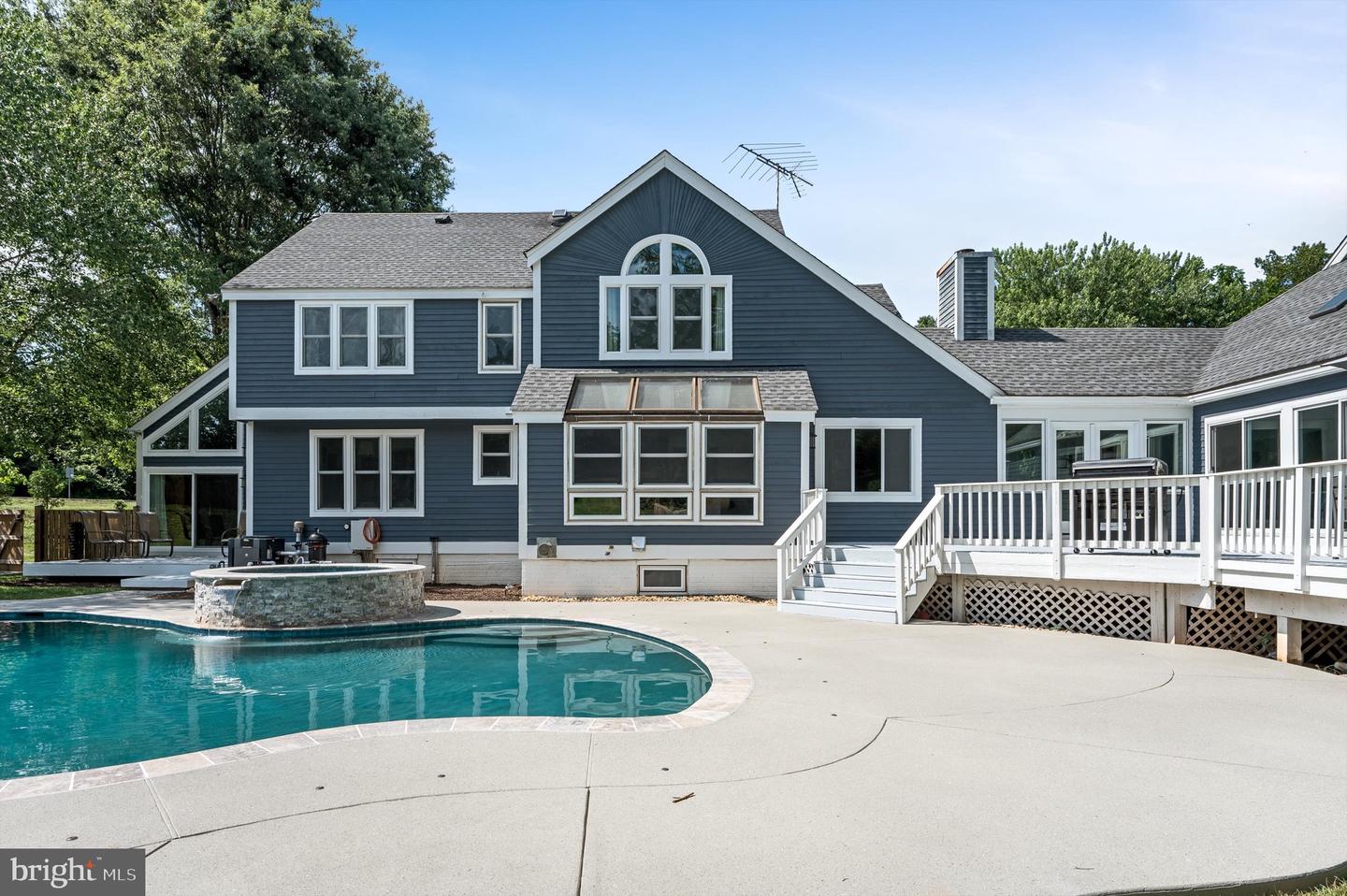 10309 E HUNTER VALLEY RD, VIENNA, Virginia 22181, 6 Bedrooms Bedrooms, ,5 BathroomsBathrooms,Residential,For sale,10309 E HUNTER VALLEY RD,VAFX2252958 MLS # VAFX2252958