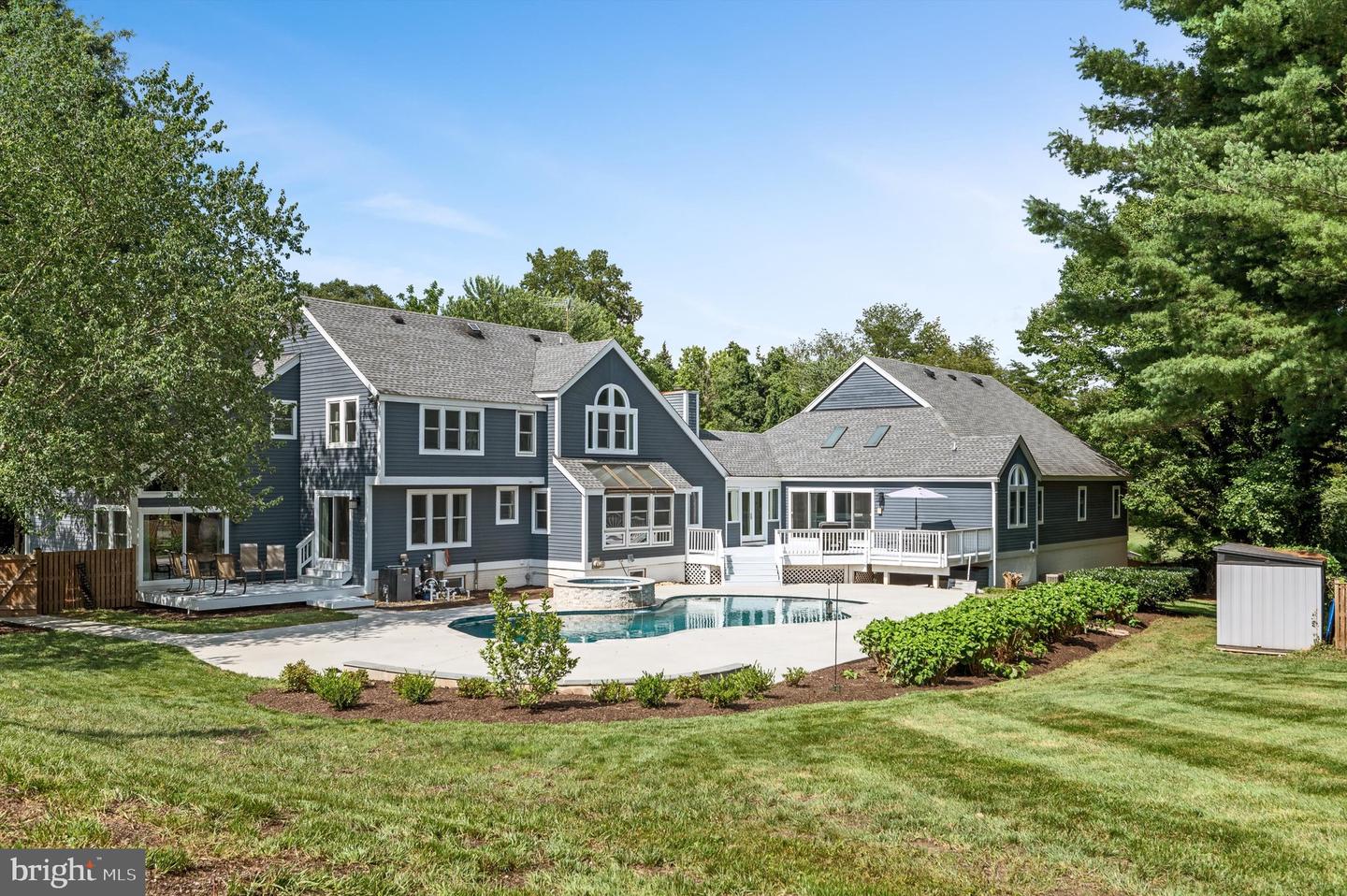 10309 E HUNTER VALLEY RD, VIENNA, Virginia 22181, 6 Bedrooms Bedrooms, ,5 BathroomsBathrooms,Residential,For sale,10309 E HUNTER VALLEY RD,VAFX2252958 MLS # VAFX2252958