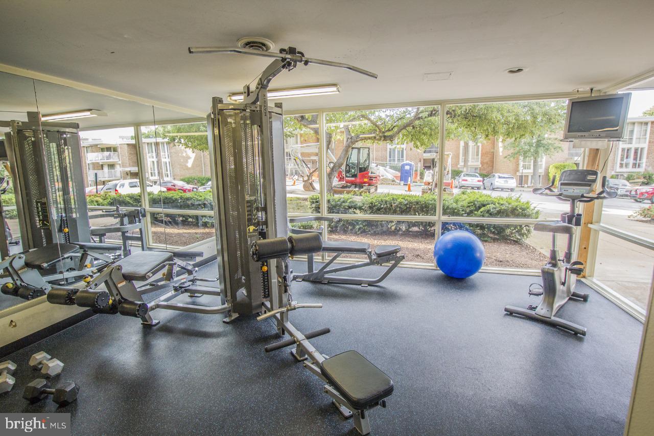 2605 REDCOAT DR #252, ALEXANDRIA, Virginia 22303, 1 Bedroom Bedrooms, ,1 BathroomBathrooms,Residential,For sale,2605 REDCOAT DR #252,VAFX2252996 MLS # VAFX2252996
