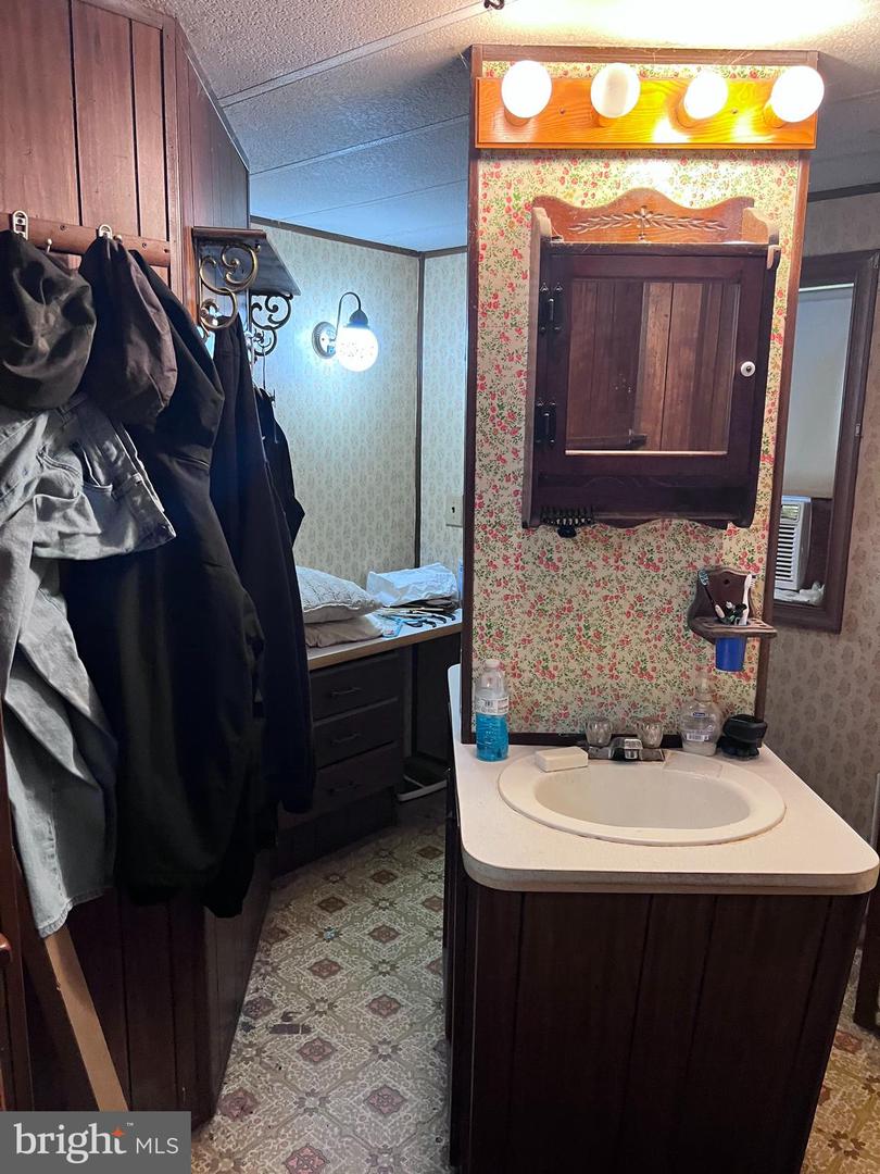 6325 BROKENBURG RD, SPOTSYLVANIA, Virginia 22551, 3 Bedrooms Bedrooms, ,2 BathroomsBathrooms,Residential,For sale,6325 BROKENBURG RD,VASP2034392 MLS # VASP2034392