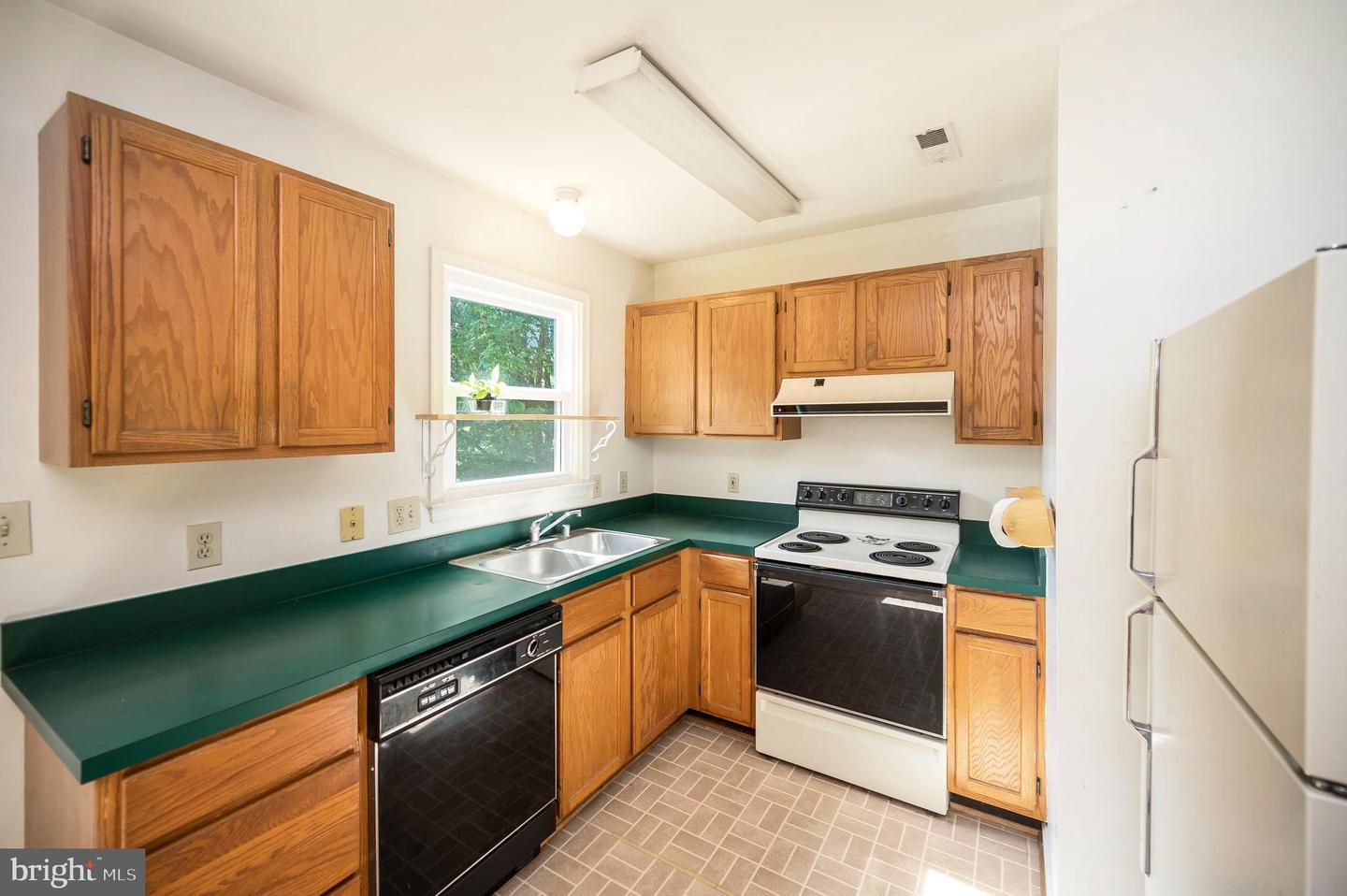 11803 OAKDALE CT, LOCUST GROVE, Virginia 22508, 3 Bedrooms Bedrooms, ,1 BathroomBathrooms,Residential,For sale,11803 OAKDALE CT,VASP2034398 MLS # VASP2034398