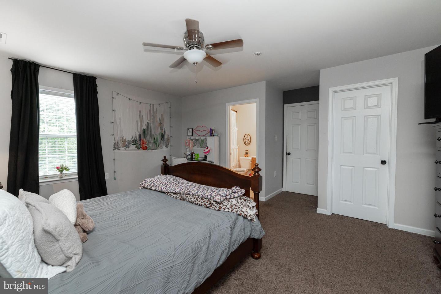 258 CHIMNEY CIR, MIDDLETOWN, Virginia 22645, 5 Bedrooms Bedrooms, ,3 BathroomsBathrooms,Residential,For sale,258 CHIMNEY CIR,VAFV2035236 MLS # VAFV2035236