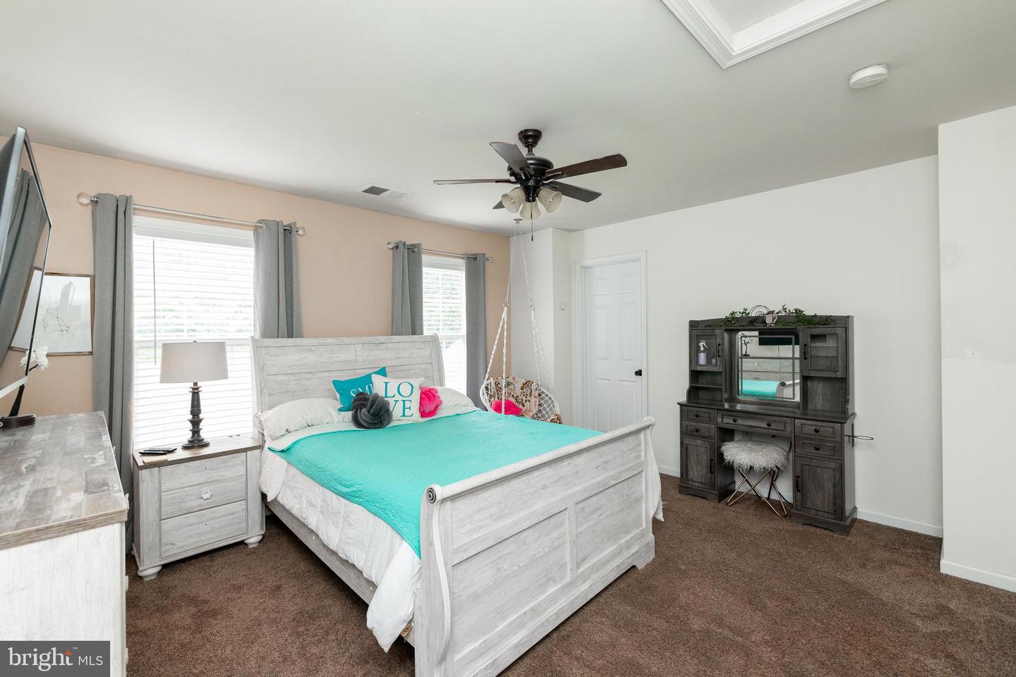 258 CHIMNEY CIR, MIDDLETOWN, Virginia 22645, 5 Bedrooms Bedrooms, ,3 BathroomsBathrooms,Residential,For sale,258 CHIMNEY CIR,VAFV2035236 MLS # VAFV2035236
