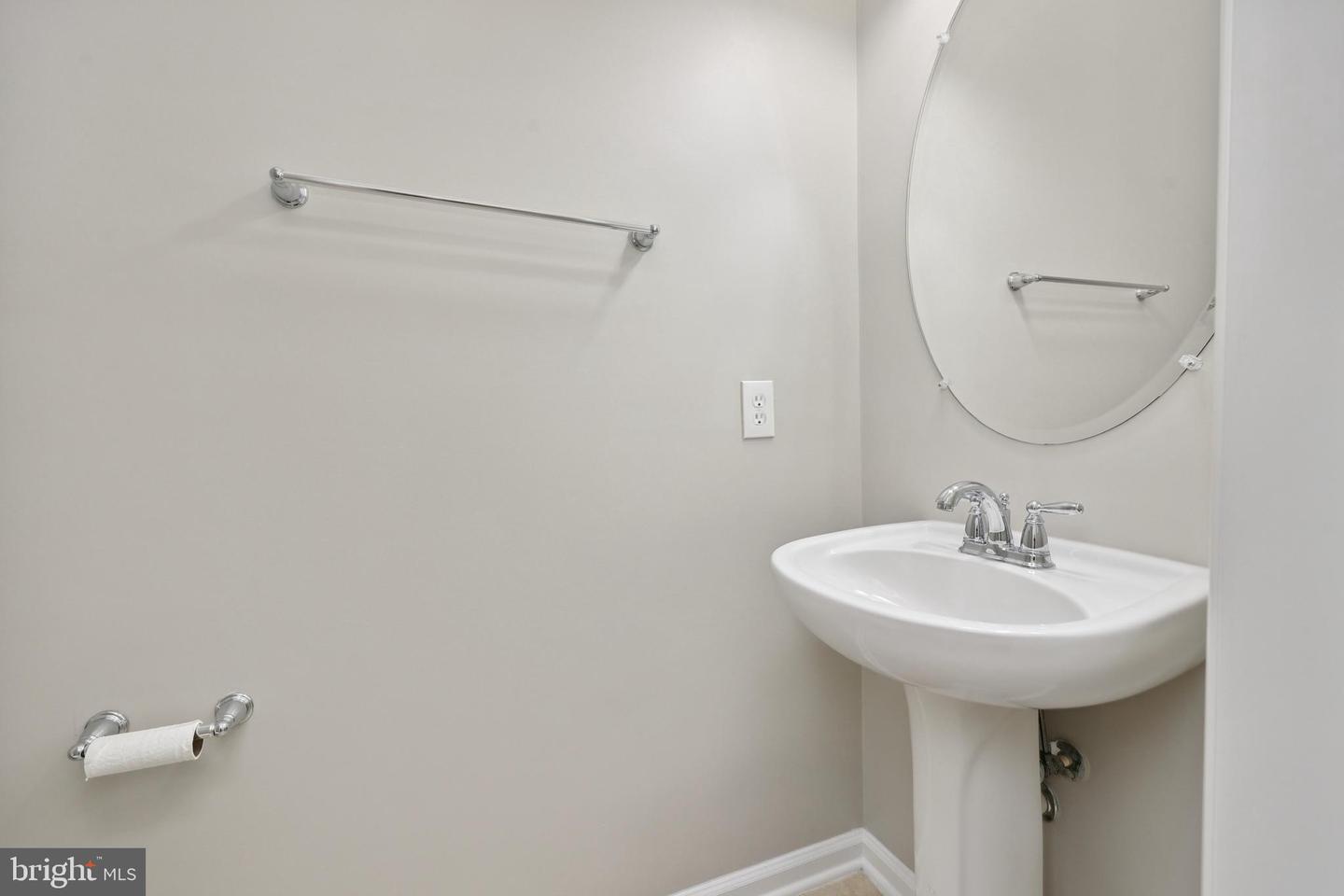 22722 BEACON CREST TER, BRAMBLETON, Virginia 20148, 3 Bedrooms Bedrooms, ,2 BathroomsBathrooms,Residential,For sale,22722 BEACON CREST TER,VALO2101120 MLS # VALO2101120