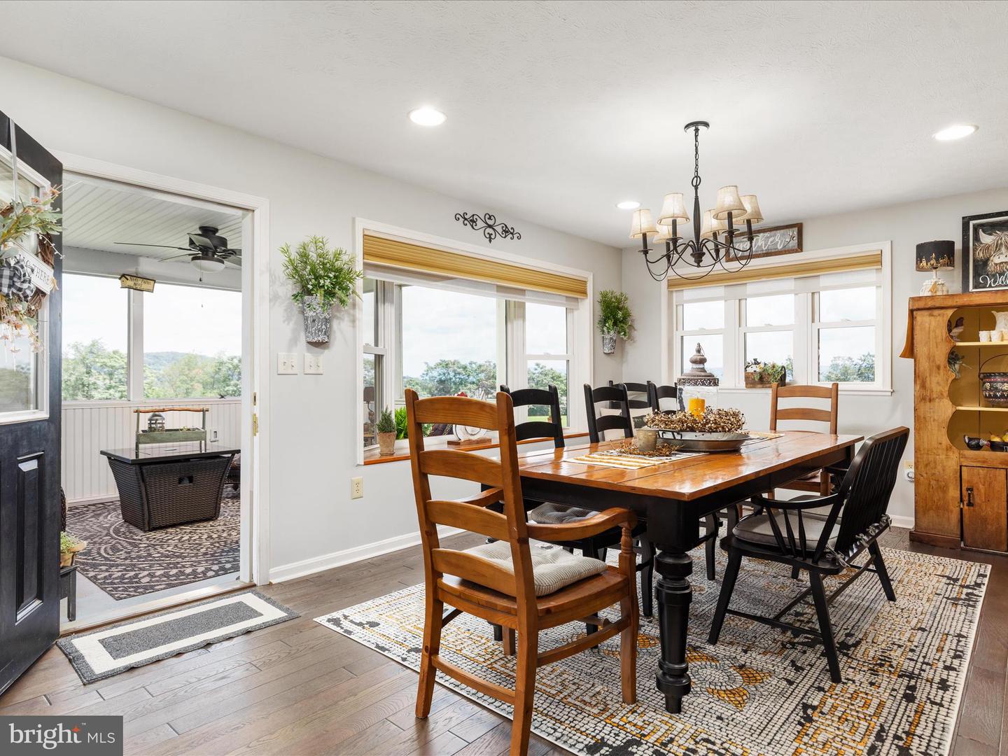 92 JACOB CT, WOODSTOCK, Virginia 22664, 3 Bedrooms Bedrooms, 8 Rooms Rooms,3 BathroomsBathrooms,Residential,For sale,92 JACOB CT,VASH2011898 MLS # VASH2011898