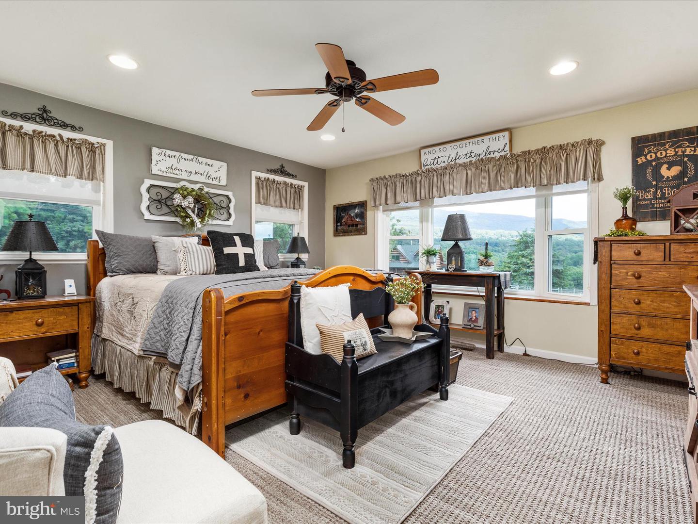 92 JACOB CT, WOODSTOCK, Virginia 22664, 3 Bedrooms Bedrooms, 8 Rooms Rooms,3 BathroomsBathrooms,Residential,For sale,92 JACOB CT,VASH2011898 MLS # VASH2011898