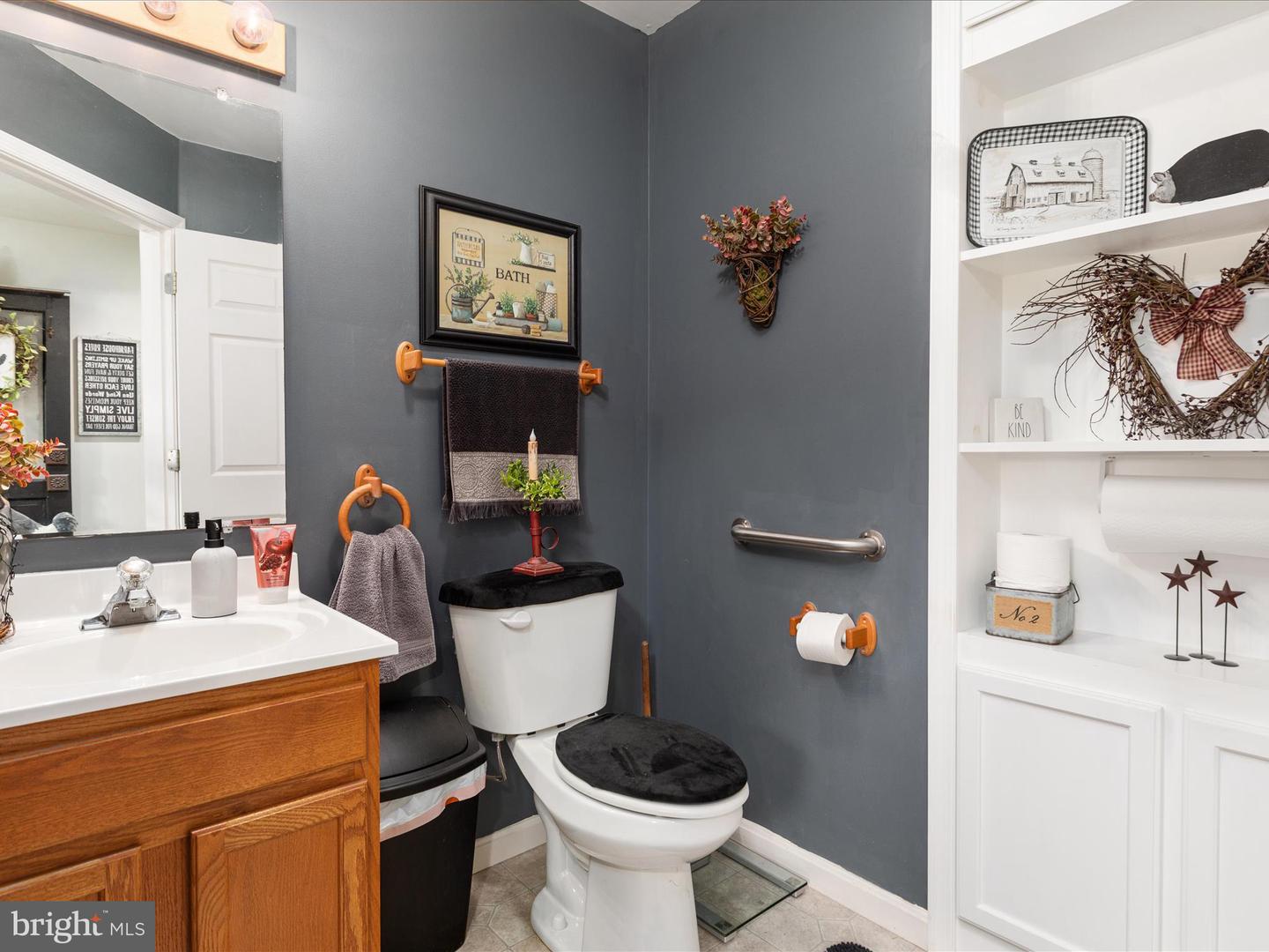 92 JACOB CT, WOODSTOCK, Virginia 22664, 3 Bedrooms Bedrooms, 8 Rooms Rooms,3 BathroomsBathrooms,Residential,For sale,92 JACOB CT,VASH2011898 MLS # VASH2011898