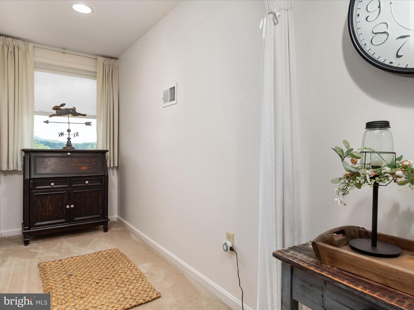 92 JACOB CT, WOODSTOCK, Virginia 22664, 3 Bedrooms Bedrooms, 8 Rooms Rooms,3 BathroomsBathrooms,Residential,For sale,92 JACOB CT,VASH2011898 MLS # VASH2011898