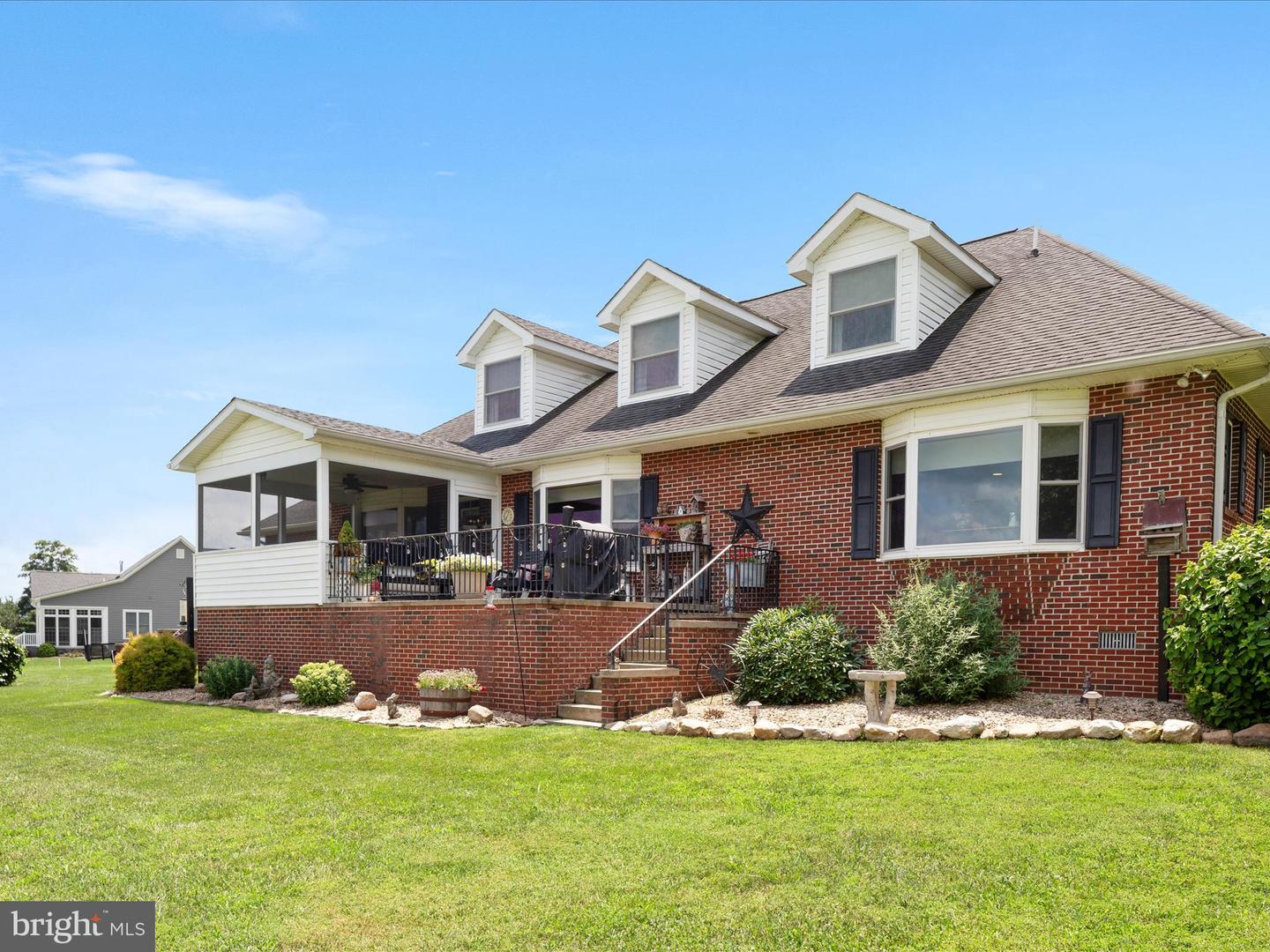 92 JACOB CT, WOODSTOCK, Virginia 22664, 3 Bedrooms Bedrooms, 8 Rooms Rooms,3 BathroomsBathrooms,Residential,For sale,92 JACOB CT,VASH2011898 MLS # VASH2011898