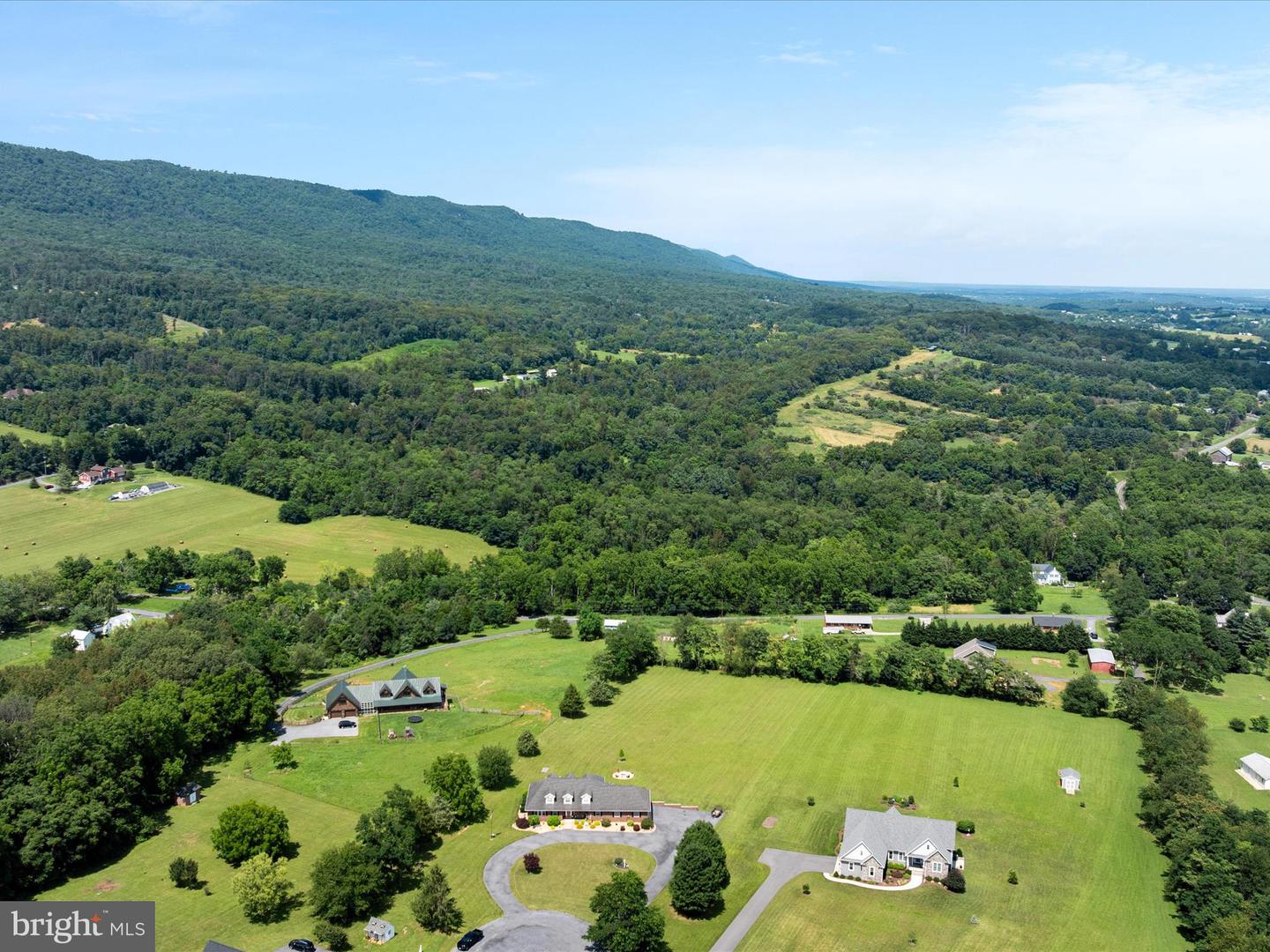 92 JACOB CT, WOODSTOCK, Virginia 22664, 3 Bedrooms Bedrooms, 8 Rooms Rooms,3 BathroomsBathrooms,Residential,For sale,92 JACOB CT,VASH2011898 MLS # VASH2011898