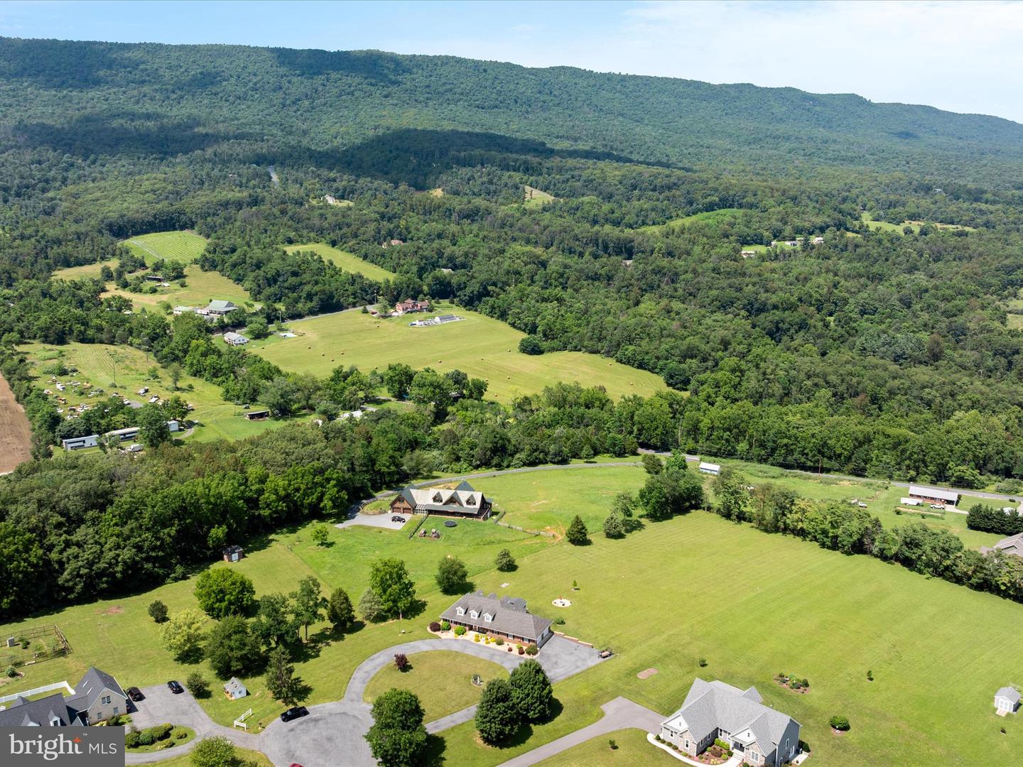92 JACOB CT, WOODSTOCK, Virginia 22664, 3 Bedrooms Bedrooms, 8 Rooms Rooms,3 BathroomsBathrooms,Residential,For sale,92 JACOB CT,VASH2011898 MLS # VASH2011898