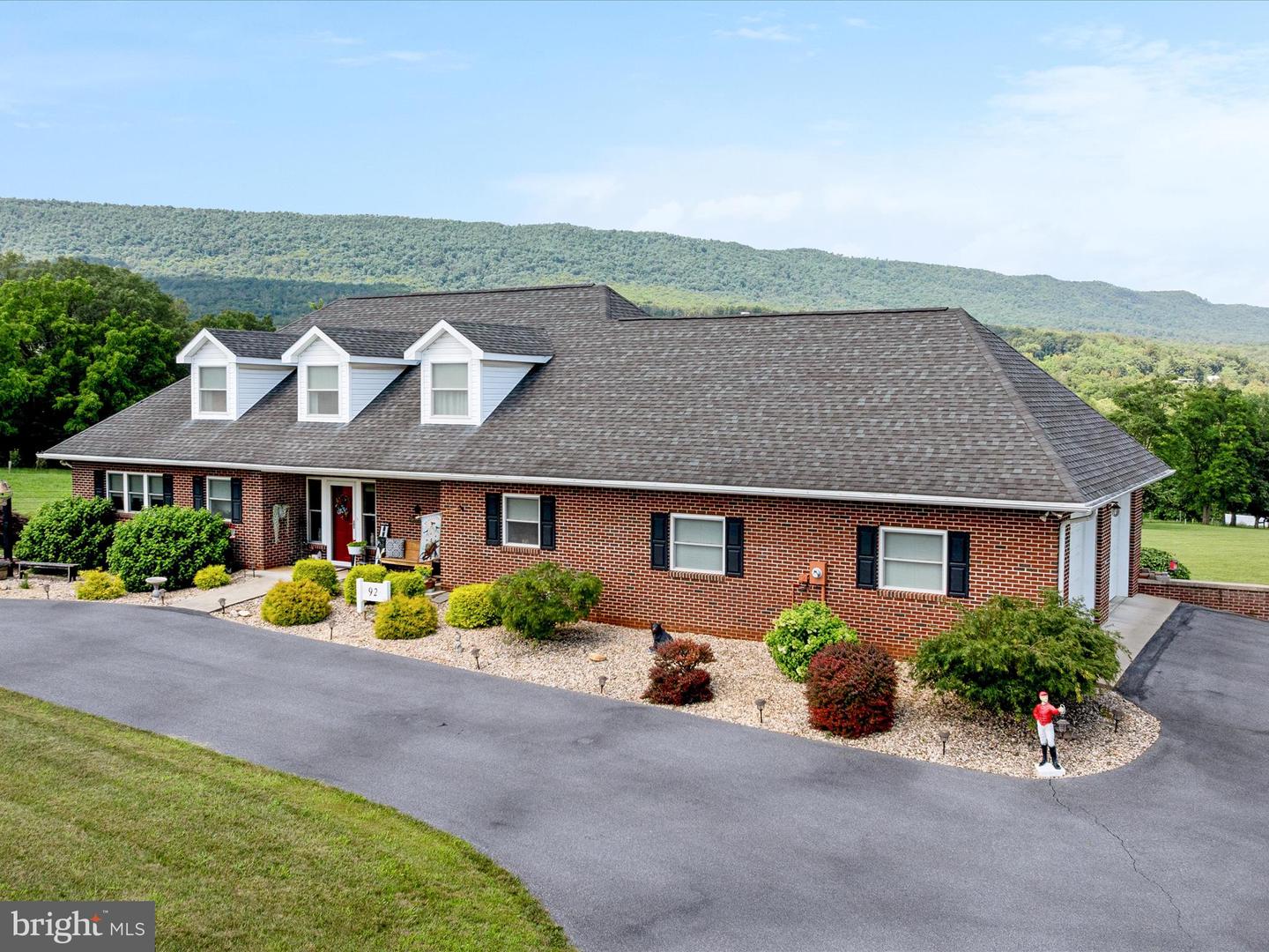 92 JACOB CT, WOODSTOCK, Virginia 22664, 3 Bedrooms Bedrooms, 8 Rooms Rooms,3 BathroomsBathrooms,Residential,For sale,92 JACOB CT,VASH2011898 MLS # VASH2011898