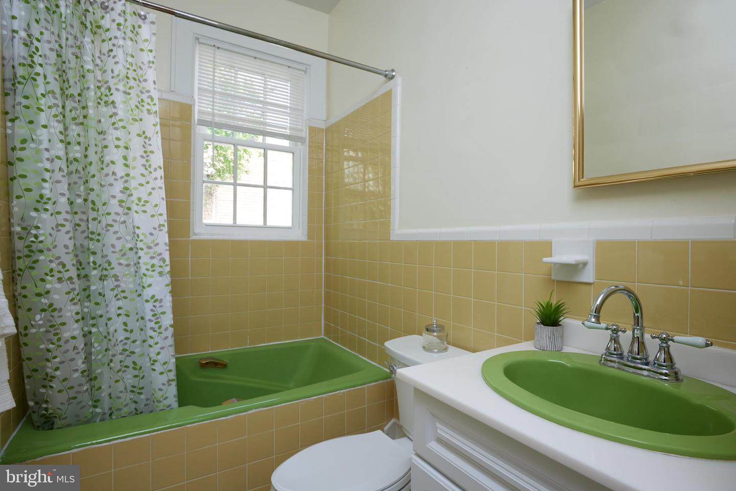 3407 FESSENDEN ST NW, WASHINGTON, District Of Columbia 20008, 4 Bedrooms Bedrooms, ,2 BathroomsBathrooms,Residential,For sale,3407 FESSENDEN ST NW,DCDC2208852 MLS # DCDC2208852