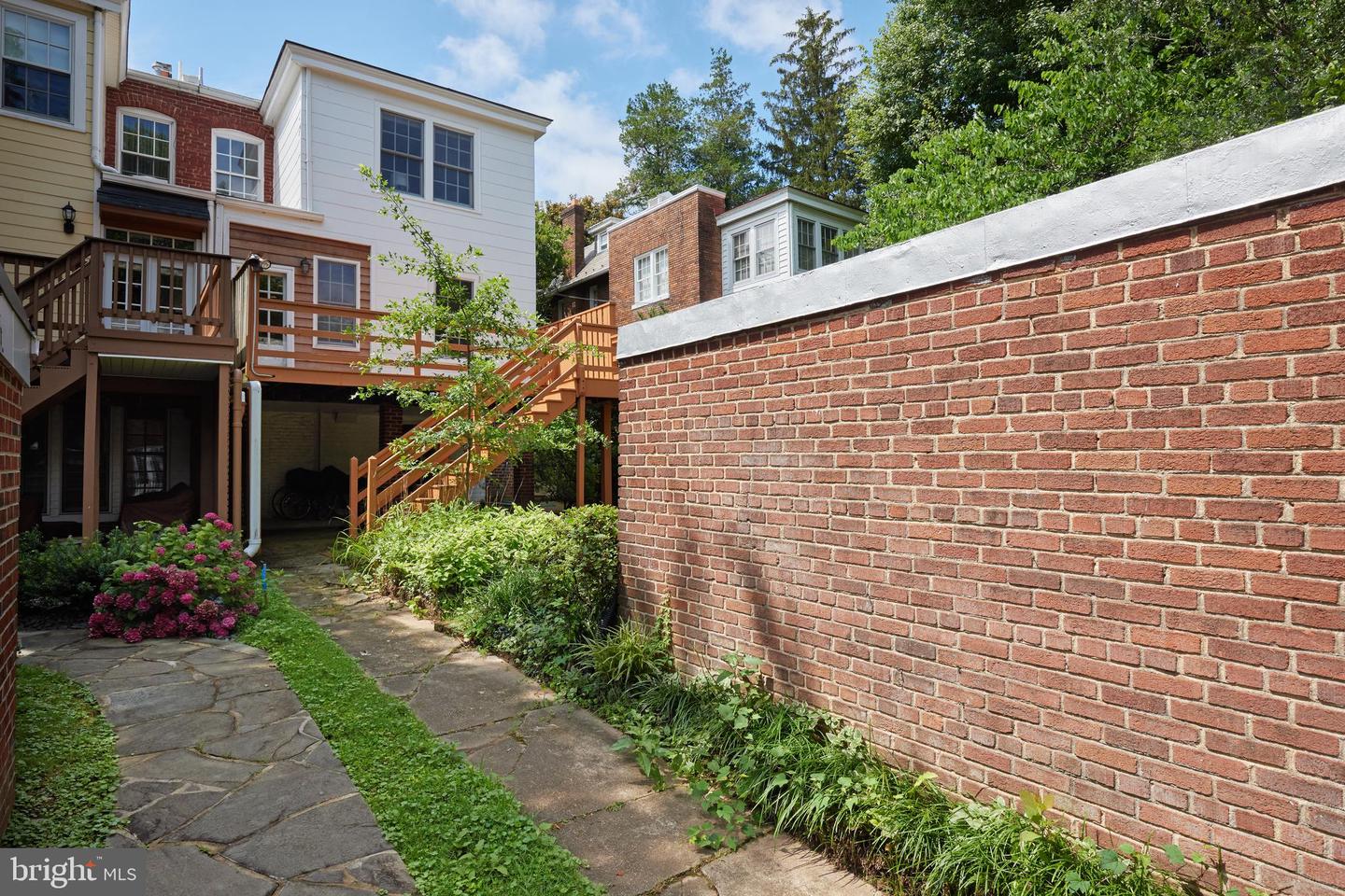 3407 FESSENDEN ST NW, WASHINGTON, District Of Columbia 20008, 4 Bedrooms Bedrooms, ,2 BathroomsBathrooms,Residential,For sale,3407 FESSENDEN ST NW,DCDC2208852 MLS # DCDC2208852