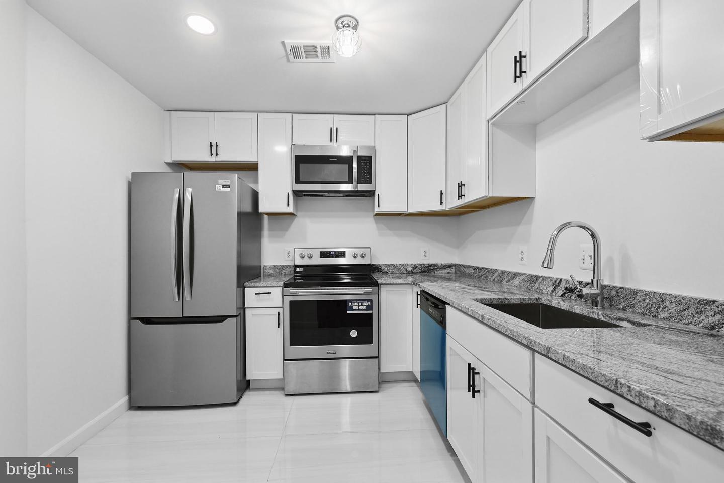 2848 CHABLIS CIR, WOODBRIDGE, Virginia 22192, 2 Bedrooms Bedrooms, ,1 BathroomBathrooms,Residential,For sale,2848 CHABLIS CIR,VAPW2098484 MLS # VAPW2098484