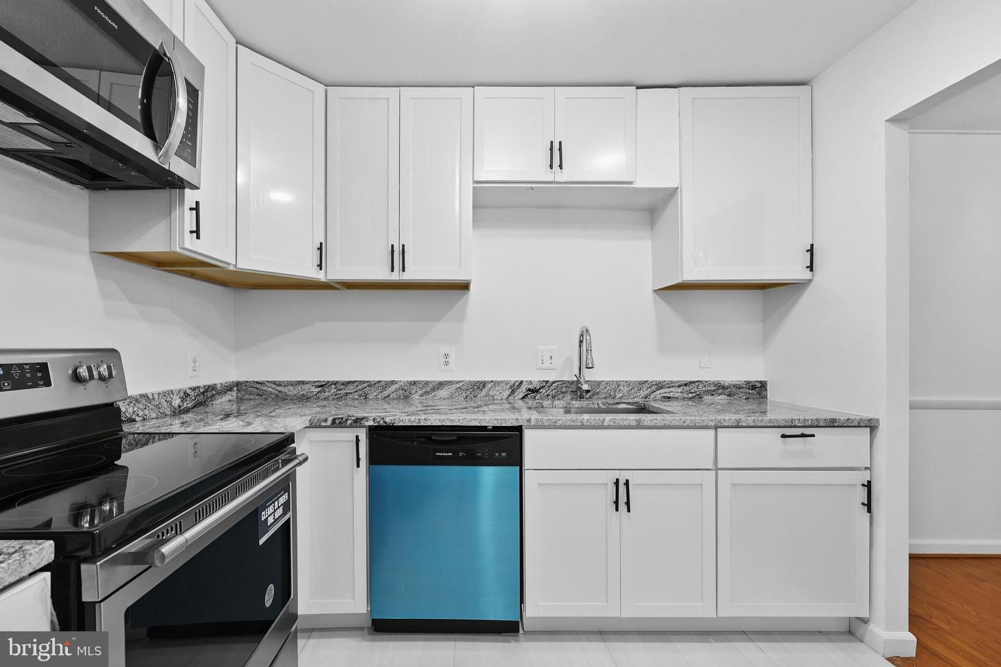 2848 CHABLIS CIR, WOODBRIDGE, Virginia 22192, 2 Bedrooms Bedrooms, ,1 BathroomBathrooms,Residential,For sale,2848 CHABLIS CIR,VAPW2098484 MLS # VAPW2098484