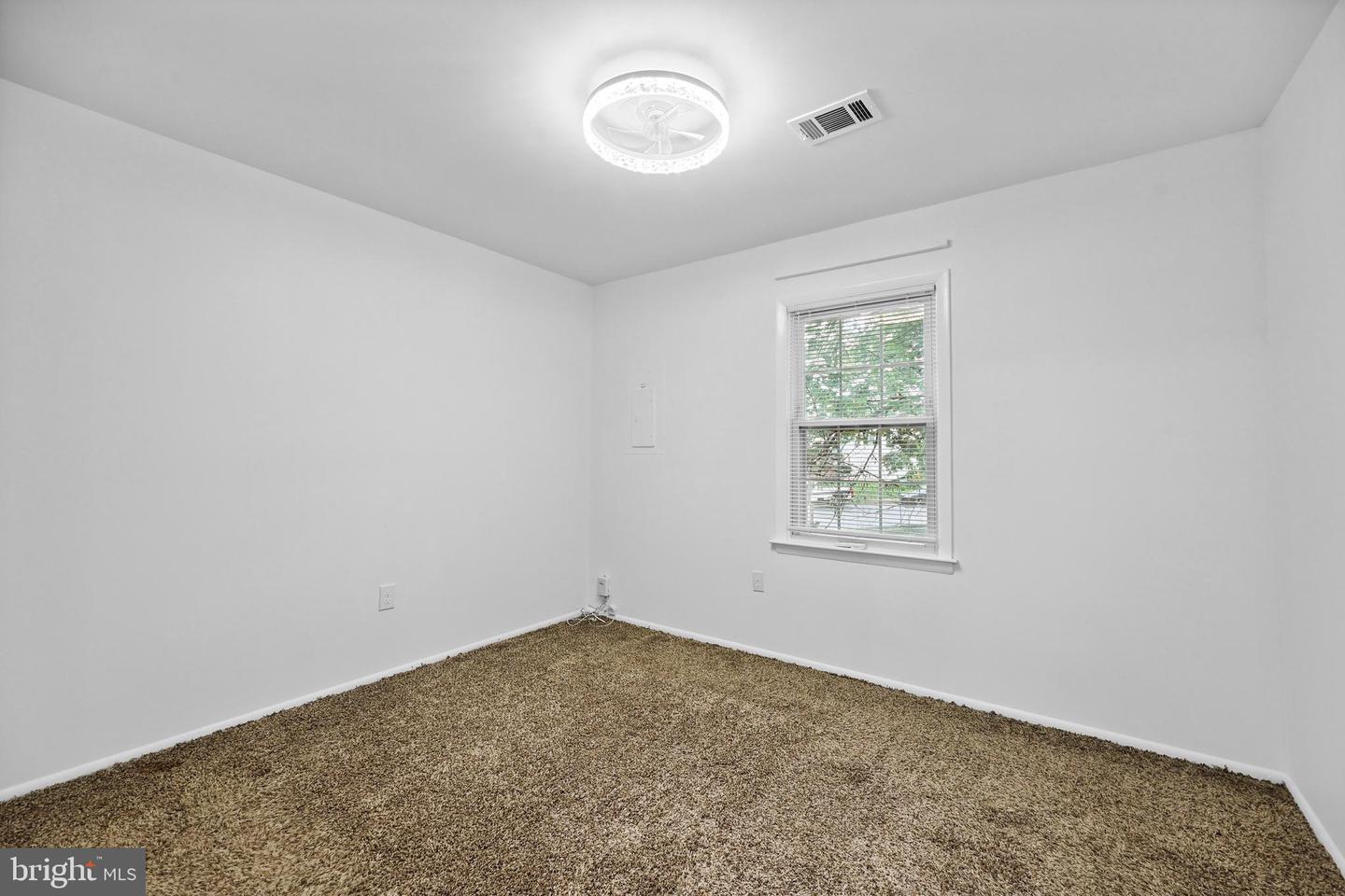 2848 CHABLIS CIR, WOODBRIDGE, Virginia 22192, 2 Bedrooms Bedrooms, ,1 BathroomBathrooms,Residential,For sale,2848 CHABLIS CIR,VAPW2098484 MLS # VAPW2098484