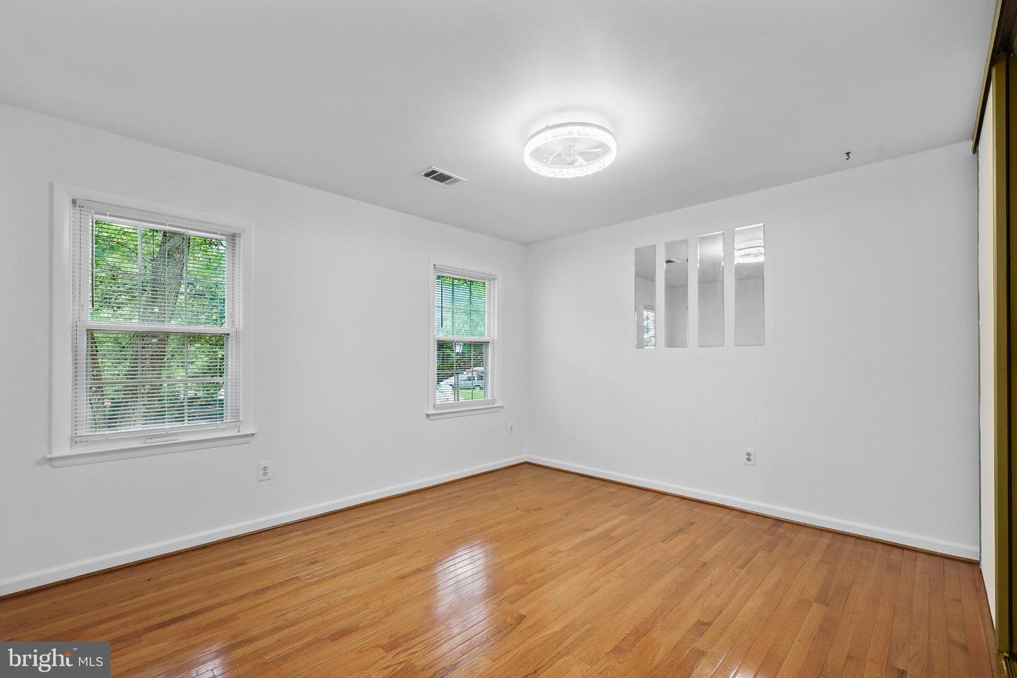 2848 CHABLIS CIR, WOODBRIDGE, Virginia 22192, 2 Bedrooms Bedrooms, ,1 BathroomBathrooms,Residential,For sale,2848 CHABLIS CIR,VAPW2098484 MLS # VAPW2098484