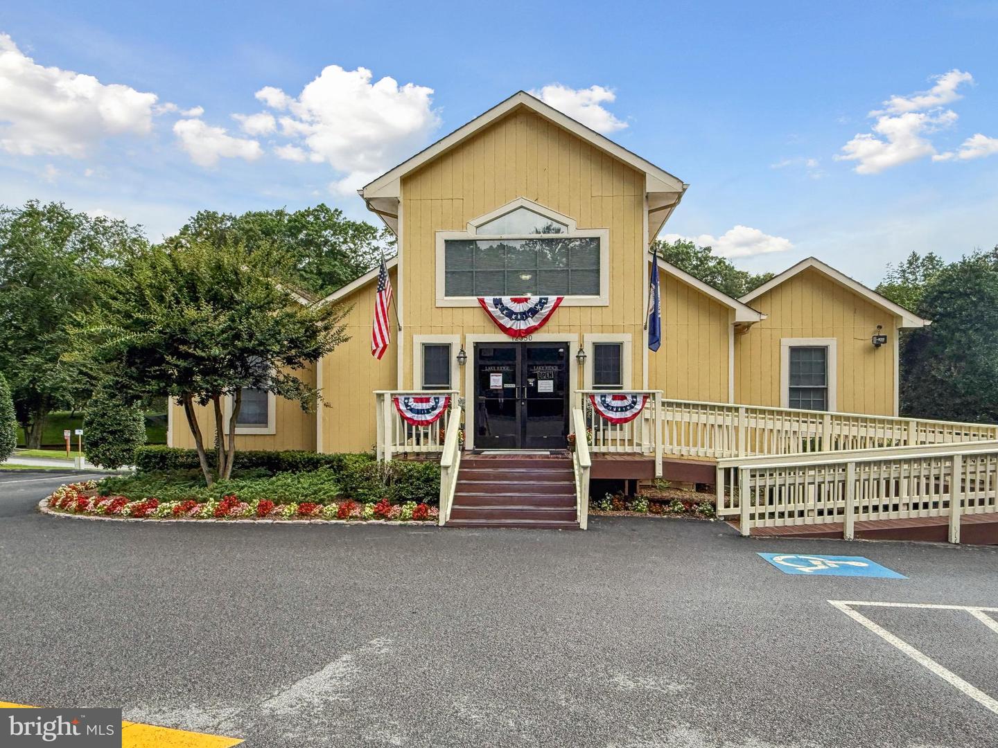 2848 CHABLIS CIR, WOODBRIDGE, Virginia 22192, 2 Bedrooms Bedrooms, ,1 BathroomBathrooms,Residential,For sale,2848 CHABLIS CIR,VAPW2098484 MLS # VAPW2098484