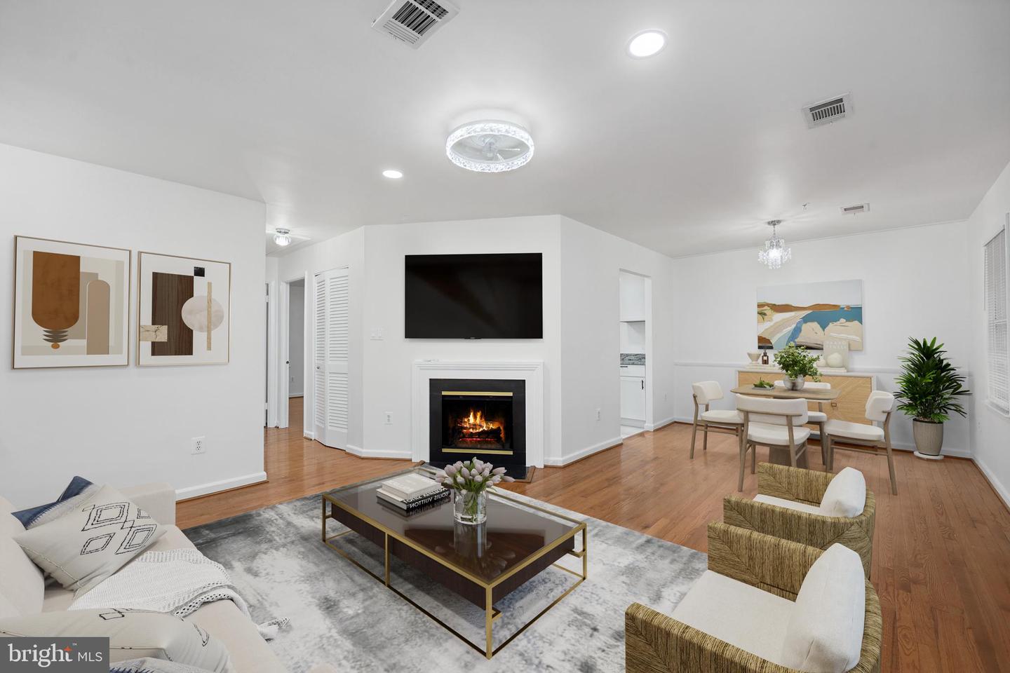 2848 CHABLIS CIR, WOODBRIDGE, Virginia 22192, 2 Bedrooms Bedrooms, ,1 BathroomBathrooms,Residential,For sale,2848 CHABLIS CIR,VAPW2098484 MLS # VAPW2098484
