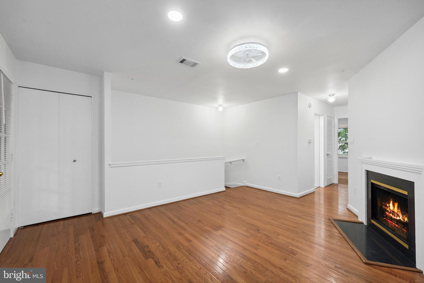 2848 CHABLIS CIR, WOODBRIDGE, Virginia 22192, 2 Bedrooms Bedrooms, ,1 BathroomBathrooms,Residential,For sale,2848 CHABLIS CIR,VAPW2098484 MLS # VAPW2098484
