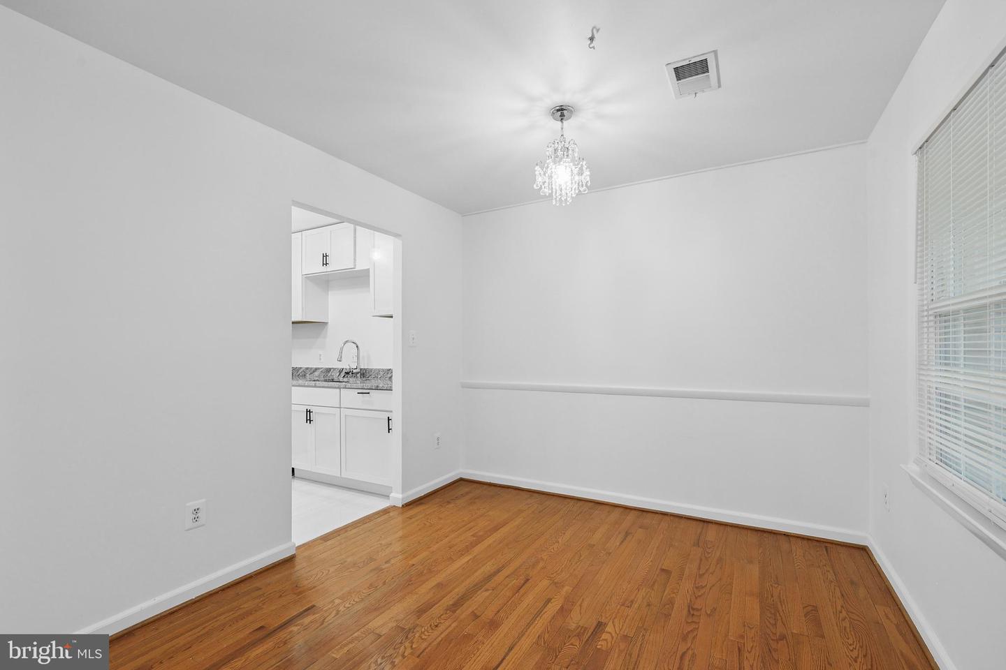 2848 CHABLIS CIR, WOODBRIDGE, Virginia 22192, 2 Bedrooms Bedrooms, ,1 BathroomBathrooms,Residential,For sale,2848 CHABLIS CIR,VAPW2098484 MLS # VAPW2098484