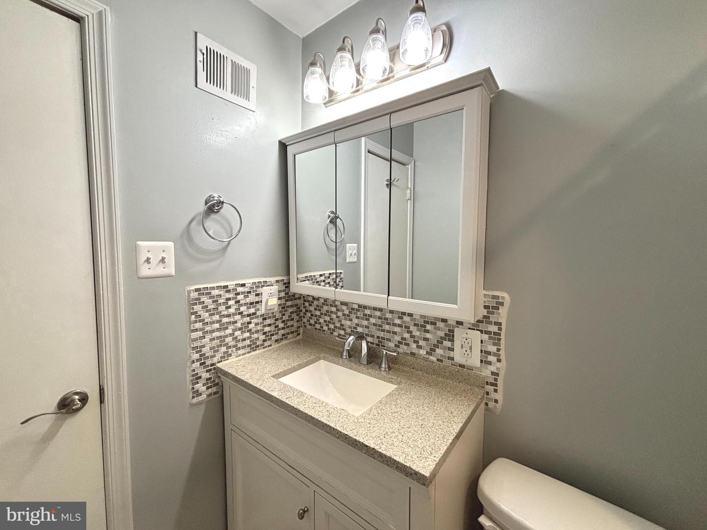 2847 SEMINOLE RD, WOODBRIDGE, Virginia 22192, 3 Bedrooms Bedrooms, ,2 BathroomsBathrooms,Residential,For sale,2847 SEMINOLE RD,VAPW2098506 MLS # VAPW2098506