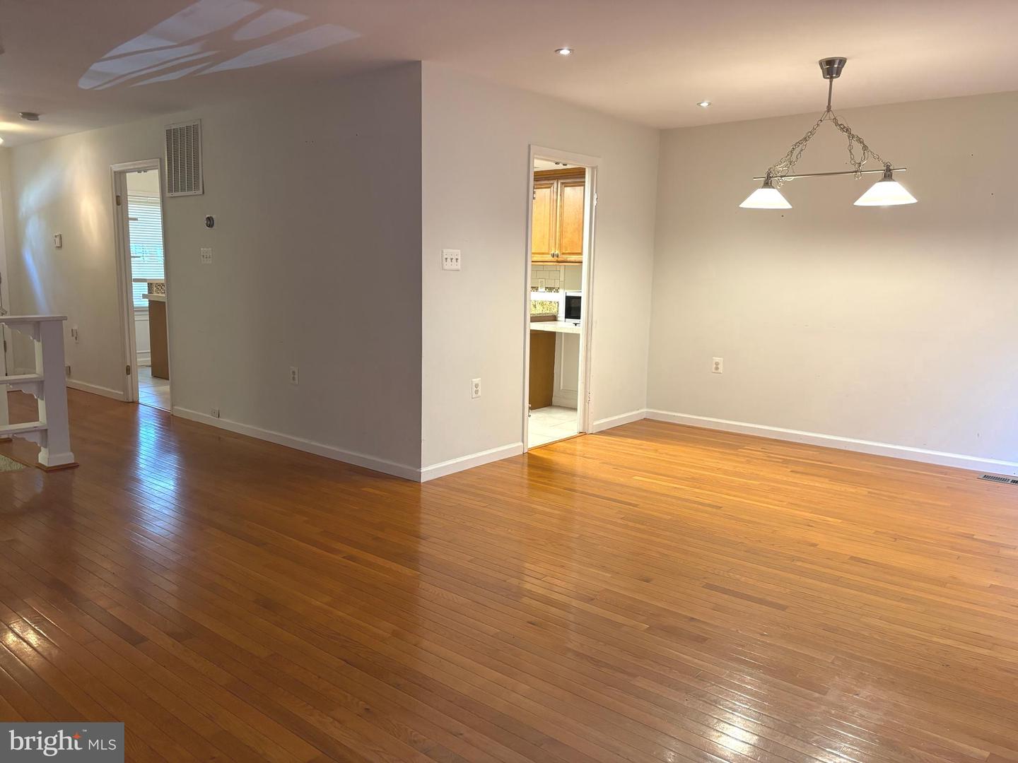 2847 SEMINOLE RD, WOODBRIDGE, Virginia 22192, 3 Bedrooms Bedrooms, ,2 BathroomsBathrooms,Residential,For sale,2847 SEMINOLE RD,VAPW2098506 MLS # VAPW2098506