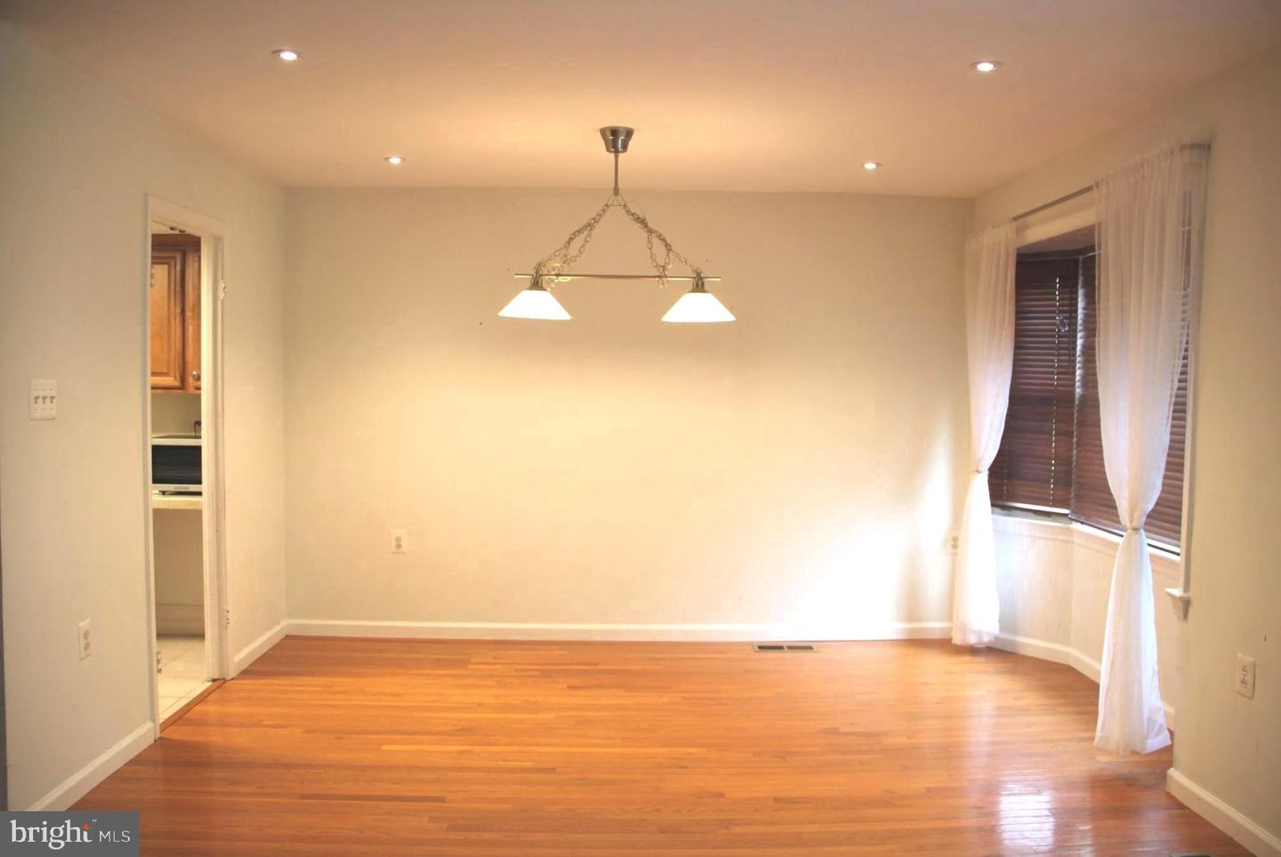 2847 SEMINOLE RD, WOODBRIDGE, Virginia 22192, 3 Bedrooms Bedrooms, ,2 BathroomsBathrooms,Residential,For sale,2847 SEMINOLE RD,VAPW2098506 MLS # VAPW2098506