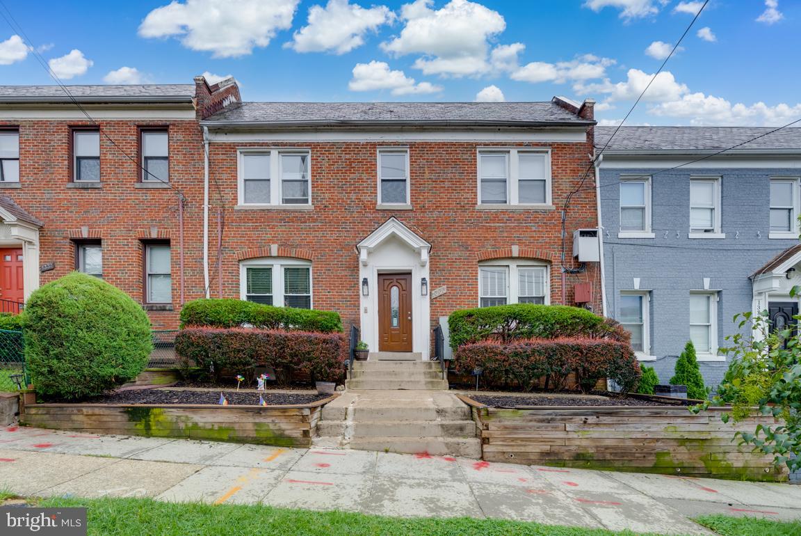 1333 ADAMS ST NE ##2, WASHINGTON, District Of Columbia 20018, 2 Bedrooms Bedrooms, ,1 BathroomBathrooms,Residential,For sale,1333 ADAMS ST NE ##2,DCDC2209254 MLS # DCDC2209254